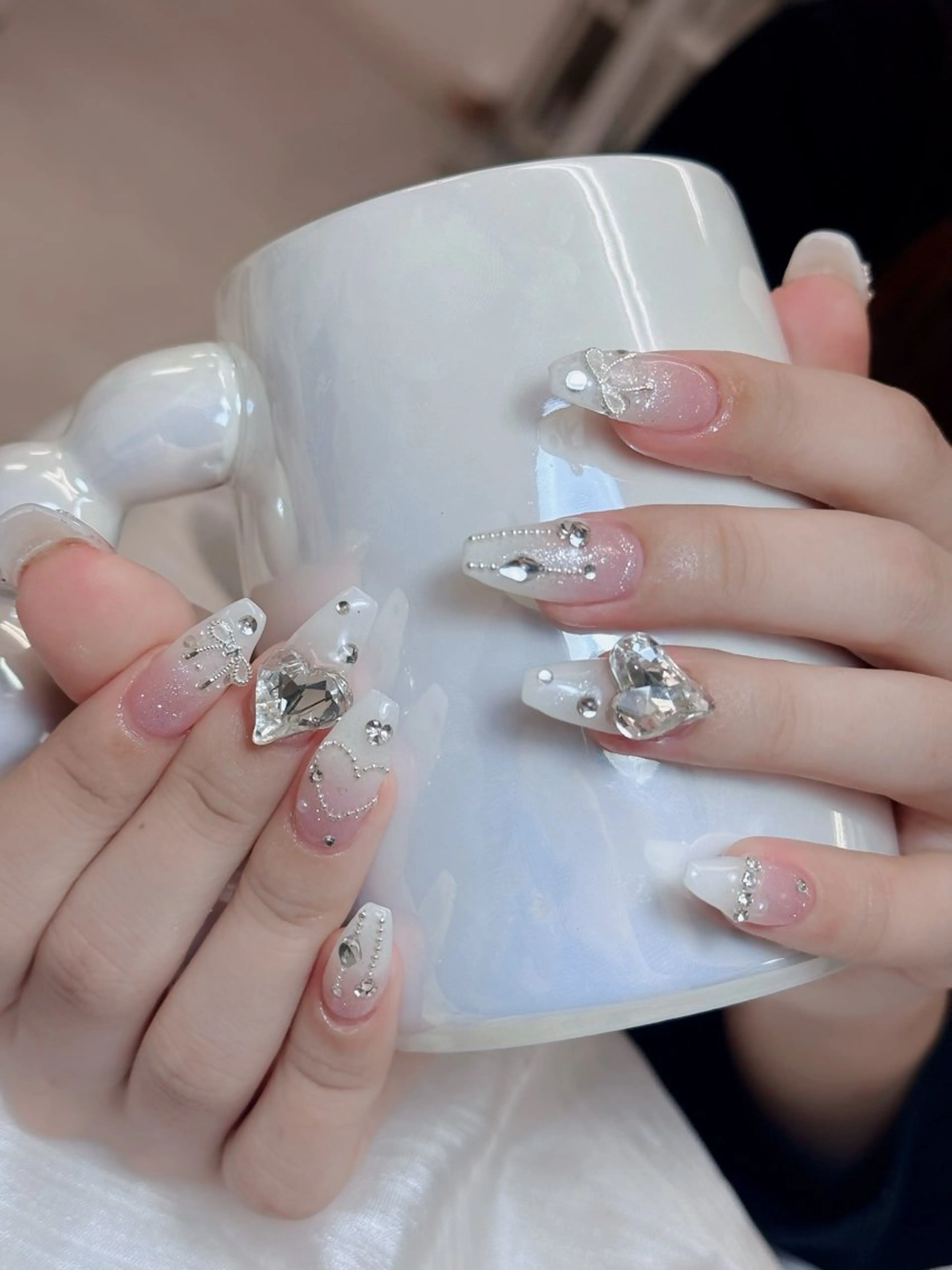 ネイル オーロラネイル チークネイル フットネイル フレンチネイル 韓国ネイル ハンドネイル Lumi Nail 新大久保3‘のネイルデザイン