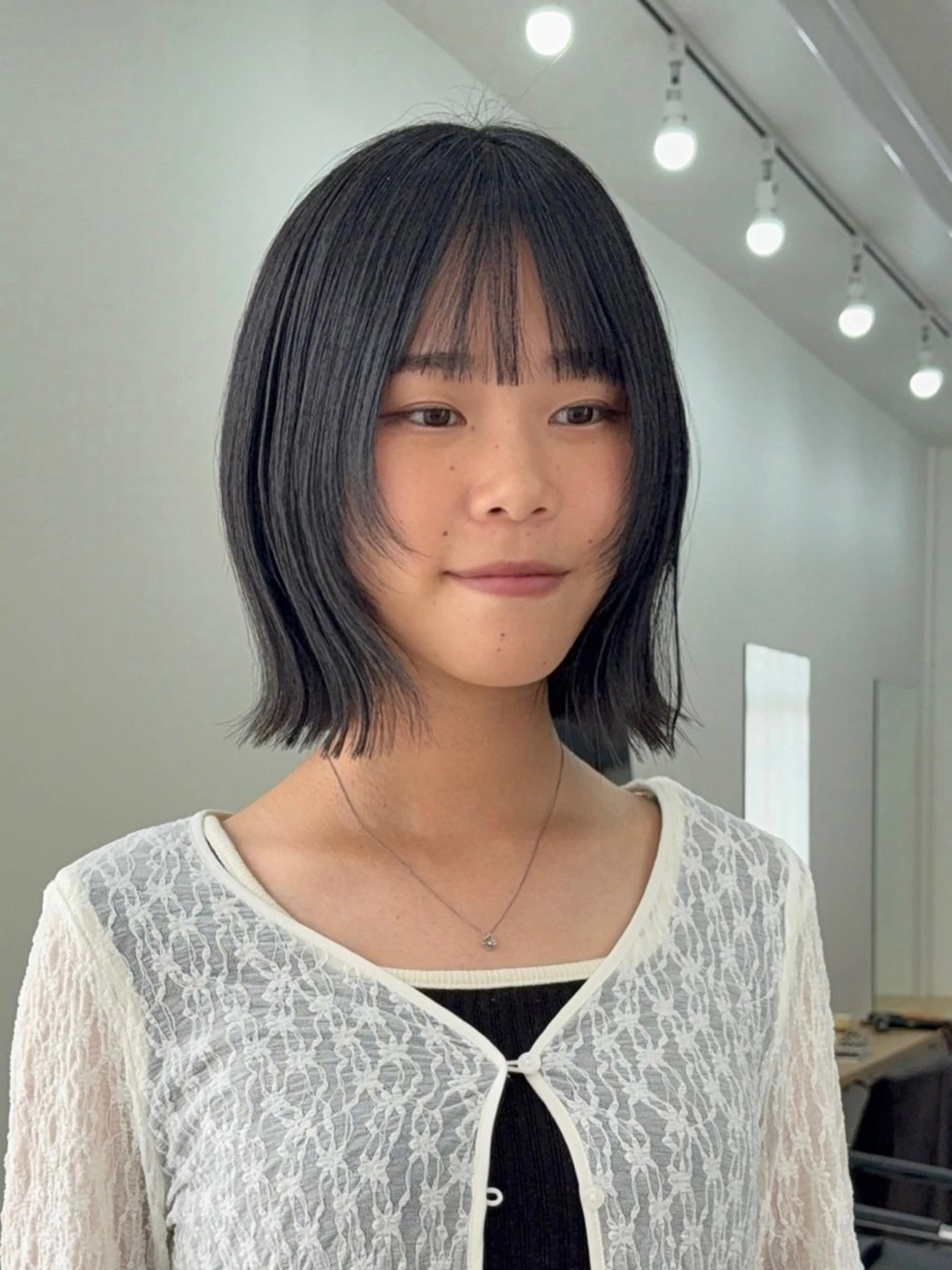 ミディアム 顔まわりレイヤー レイヤーカット milu所属・mayu .のヘアスタイル