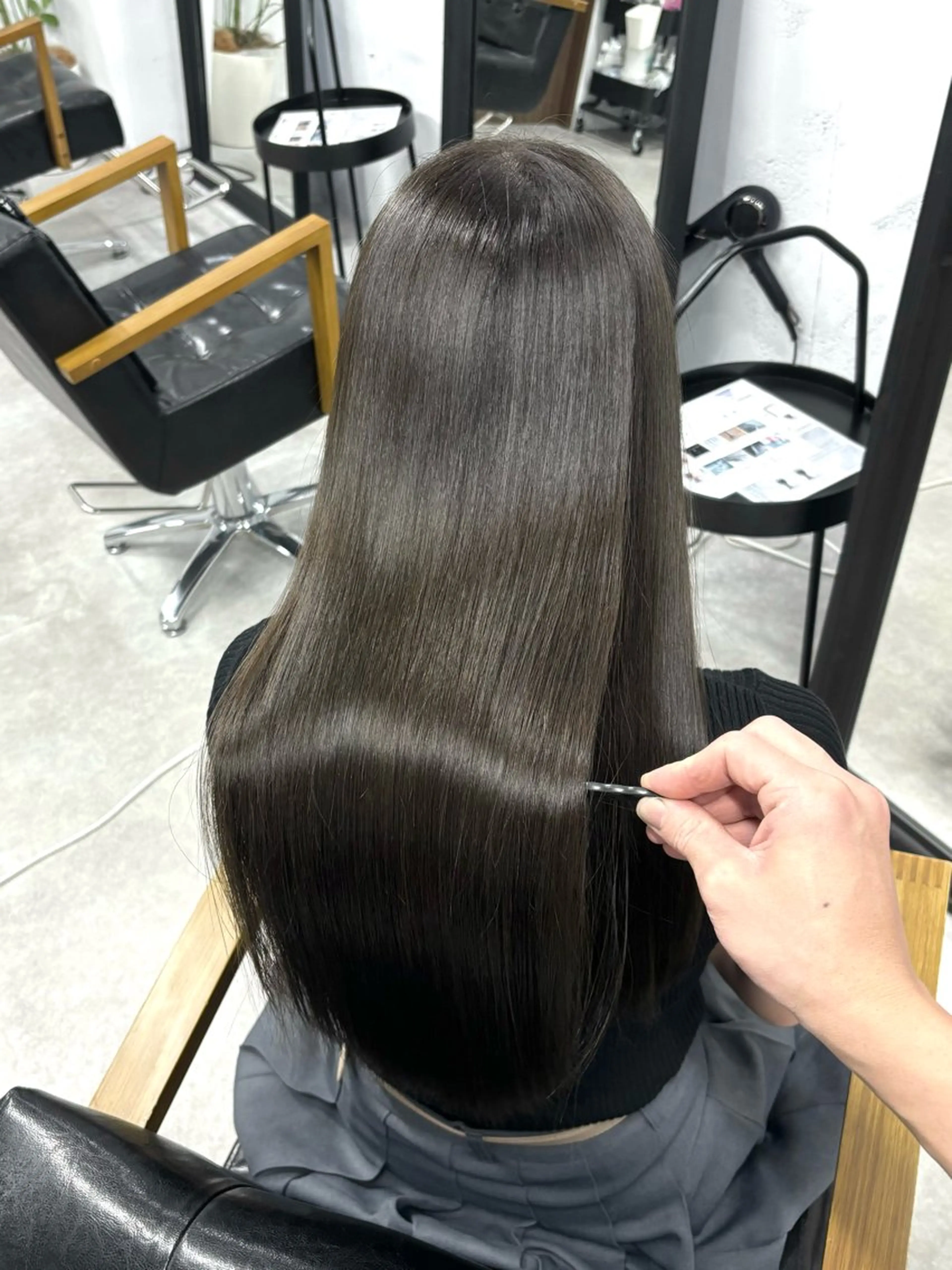 ロング カラー ブリーチ 髪質改善 縮毛矯正 トリートメント カット ヘアカラー 縮毛矯正 トリートメント darts所属・マツダ レンのヘアスタイル