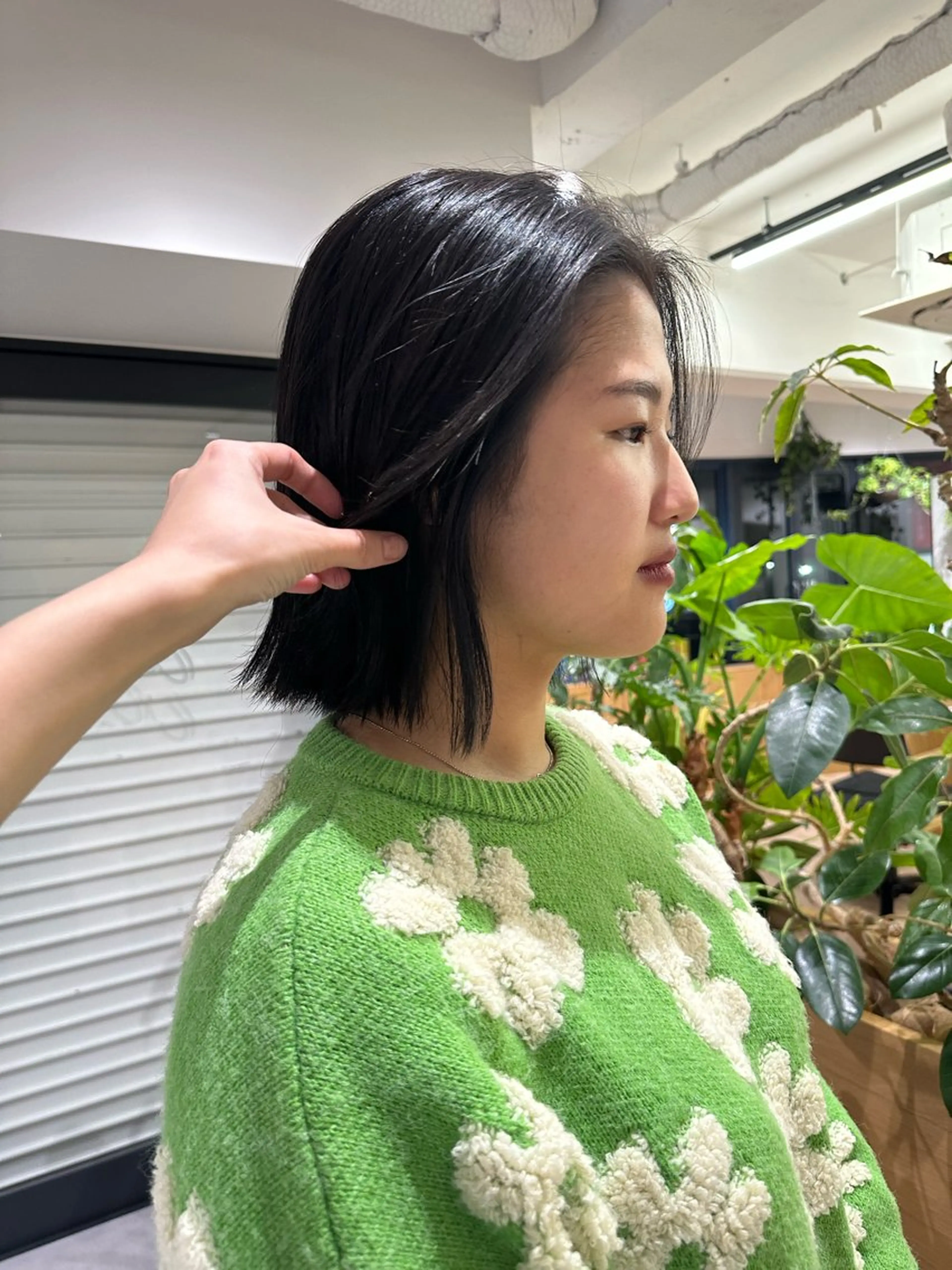 ショート カラー ミストバング フェイスフレーミング シルバー 川上 彩夏のヘアスタイル