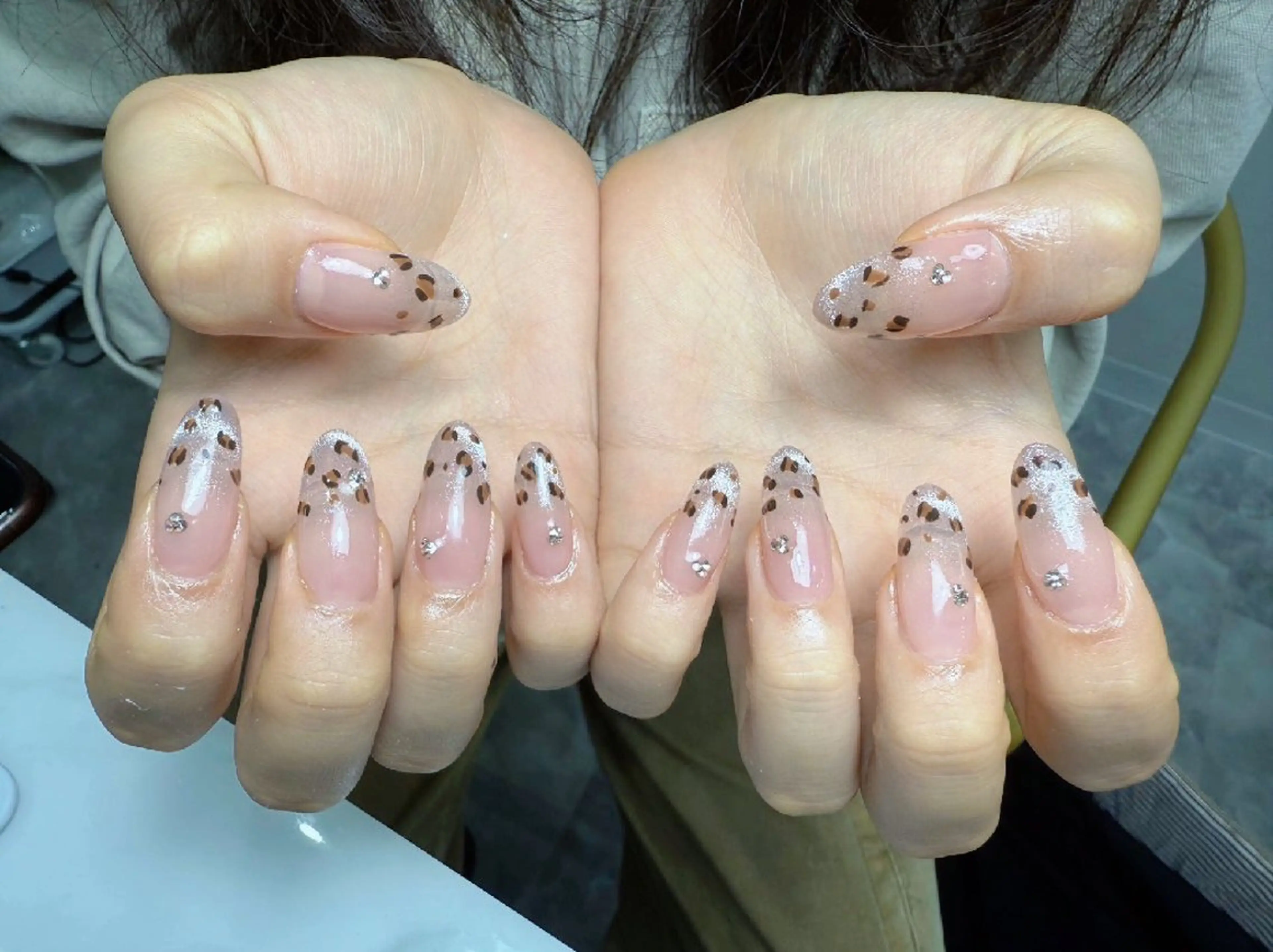 ネイル チークネイル 長さ出し フレンチネイル ジェルネイル キラキラネイル UM Nail Salonのネイルデザイン