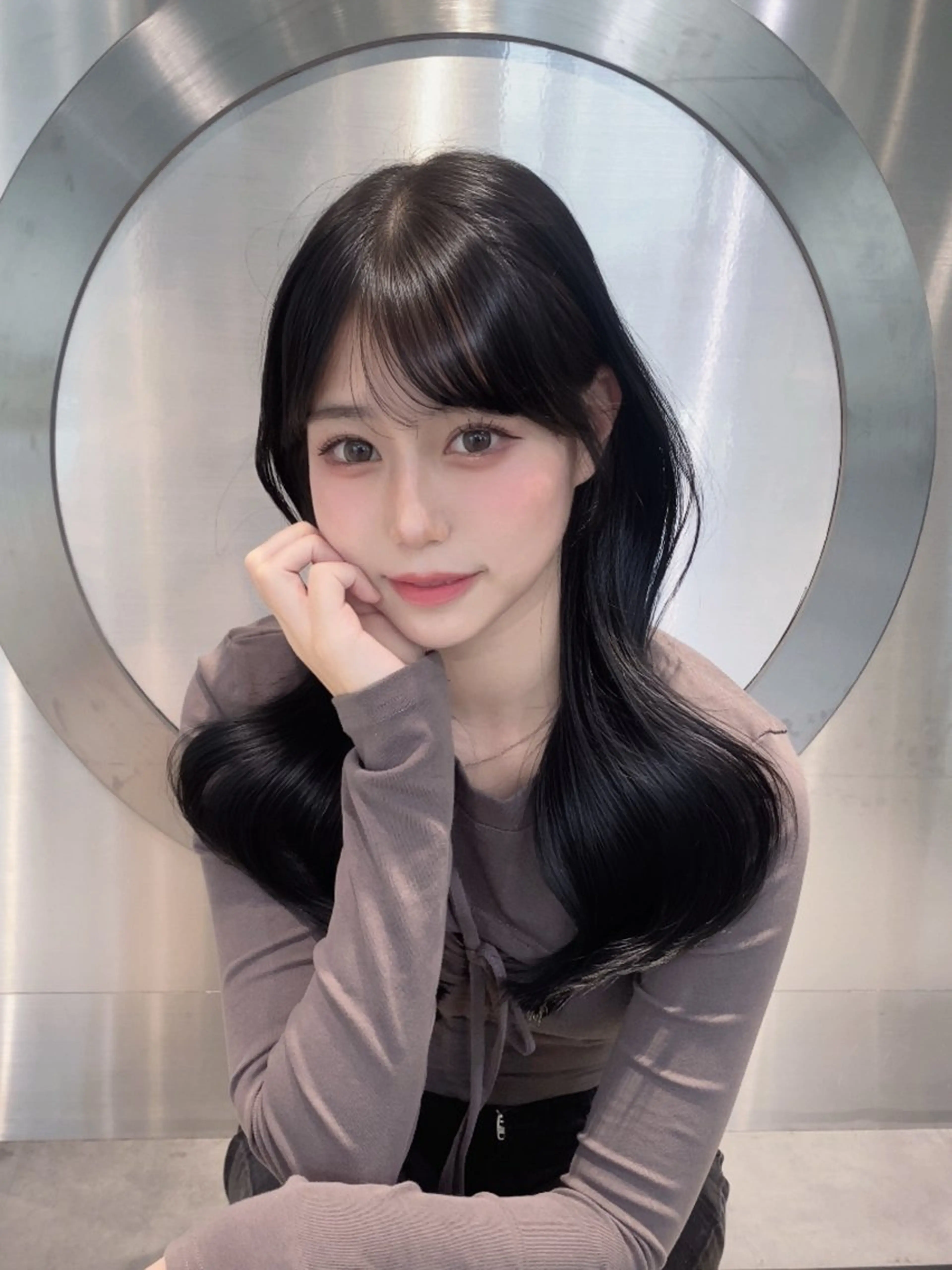 ロング カラー パーマ ヘアアレンジ ブリーチ ブリーチなしカラー くびれヘア 顔まわりレイヤー 顔周りカット カット ヘアカラー Qin原宿店所属・葵 韓国オタク美容師 レイヤーカットのヘアスタイル