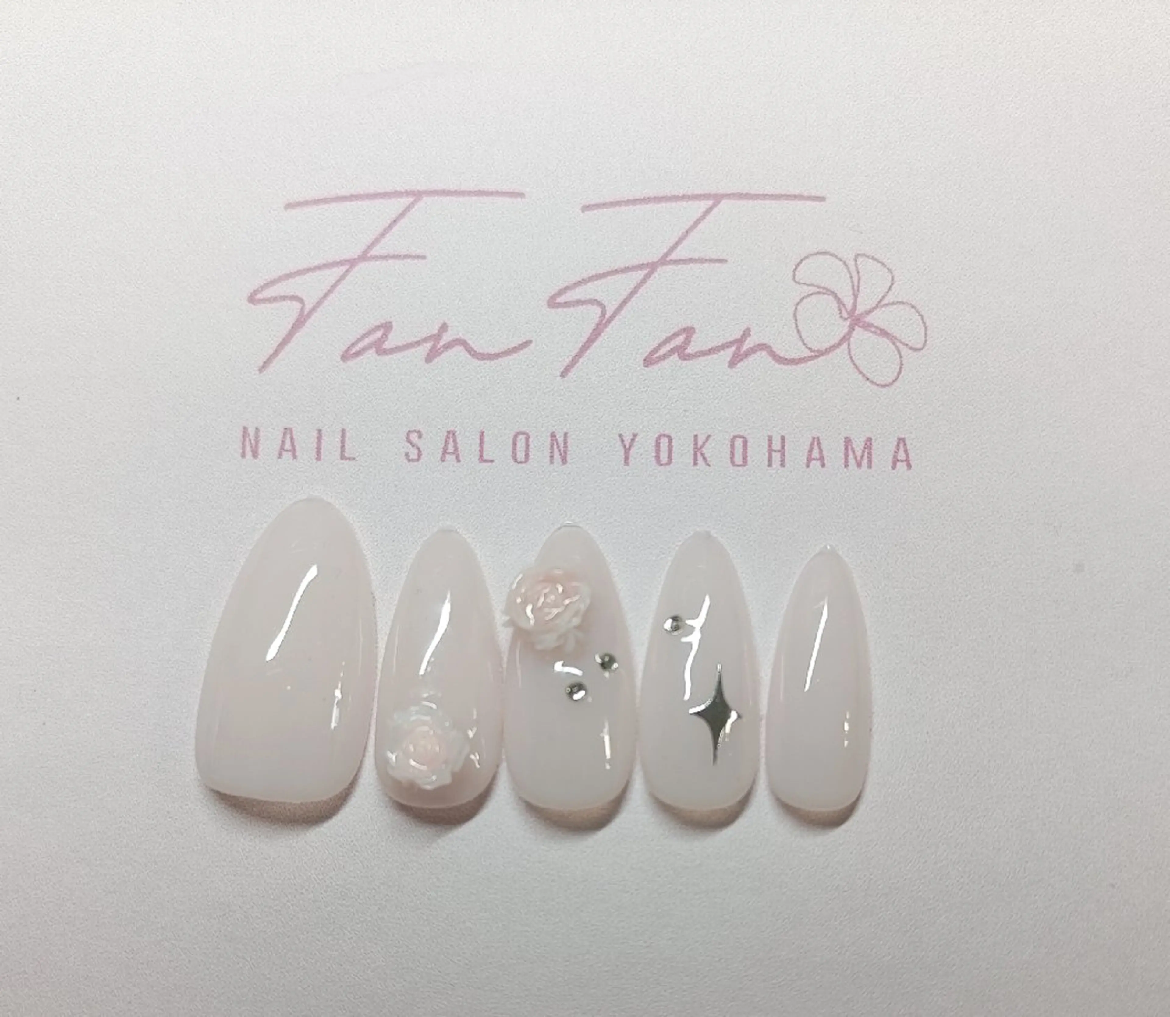 オフ込み、シンプルデザインの写真