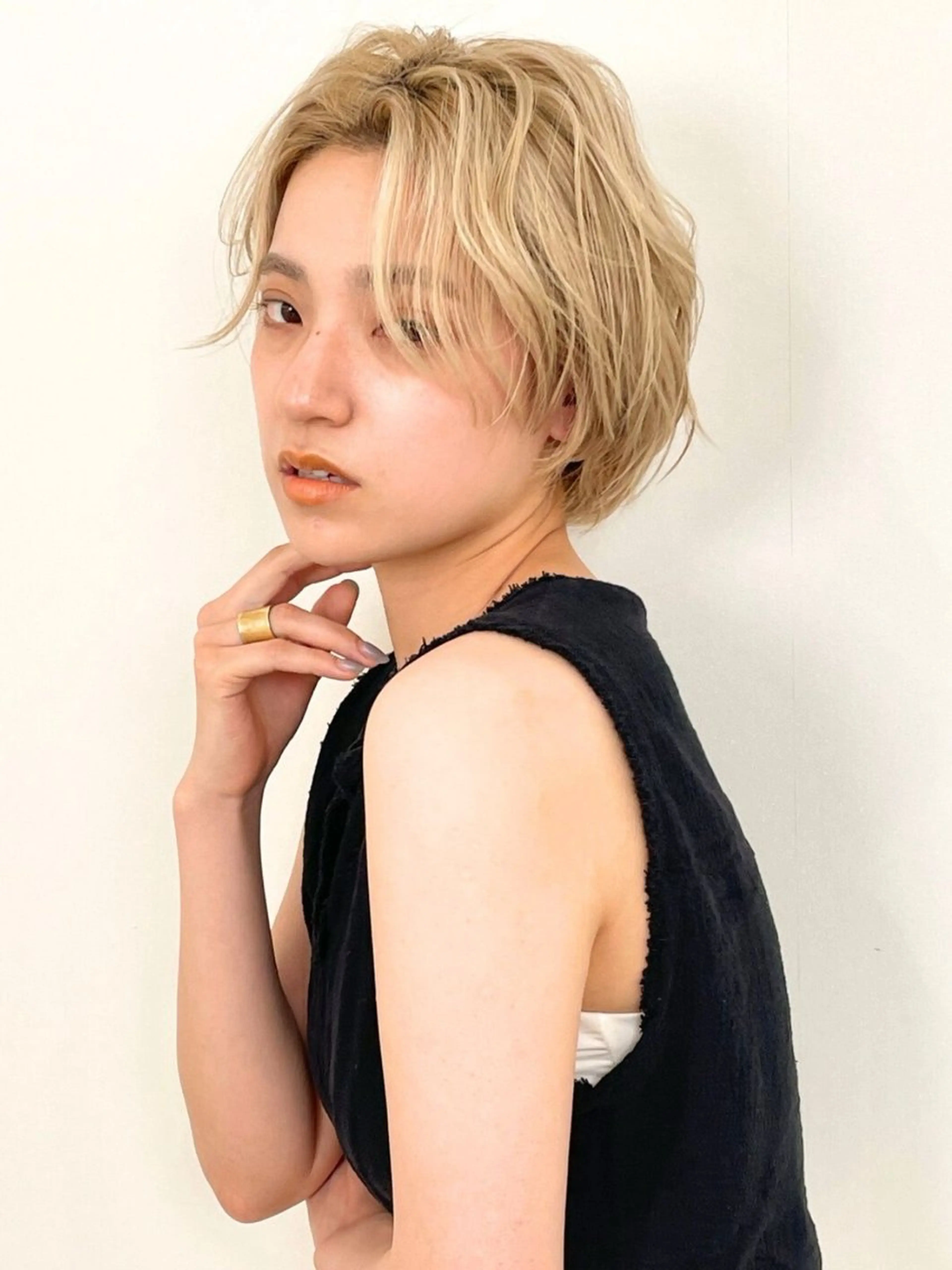 ショート カラー 森 亜紗美のヘアスタイル