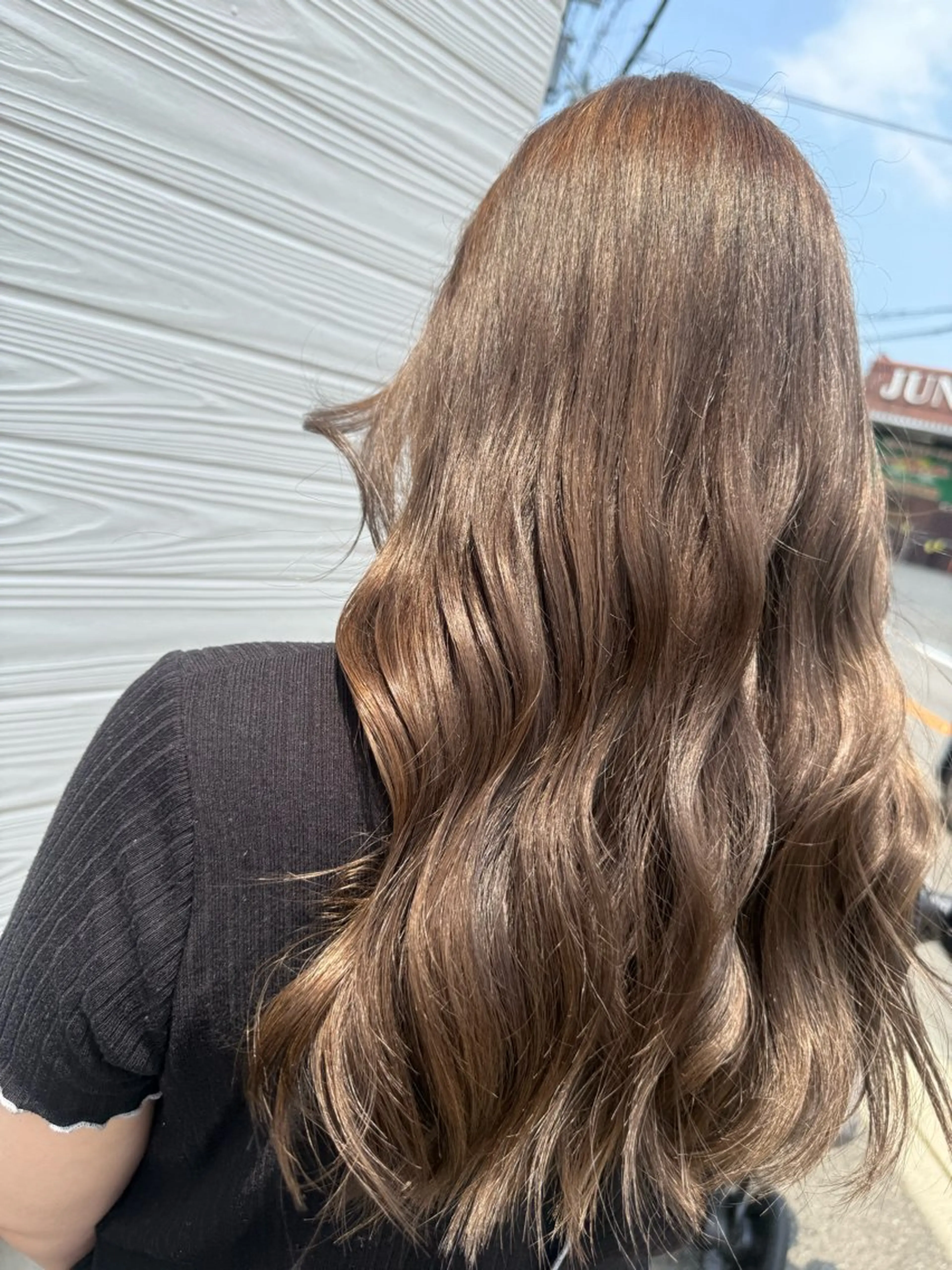 ロング ヘアカラー 半田 知穂のヘアスタイル