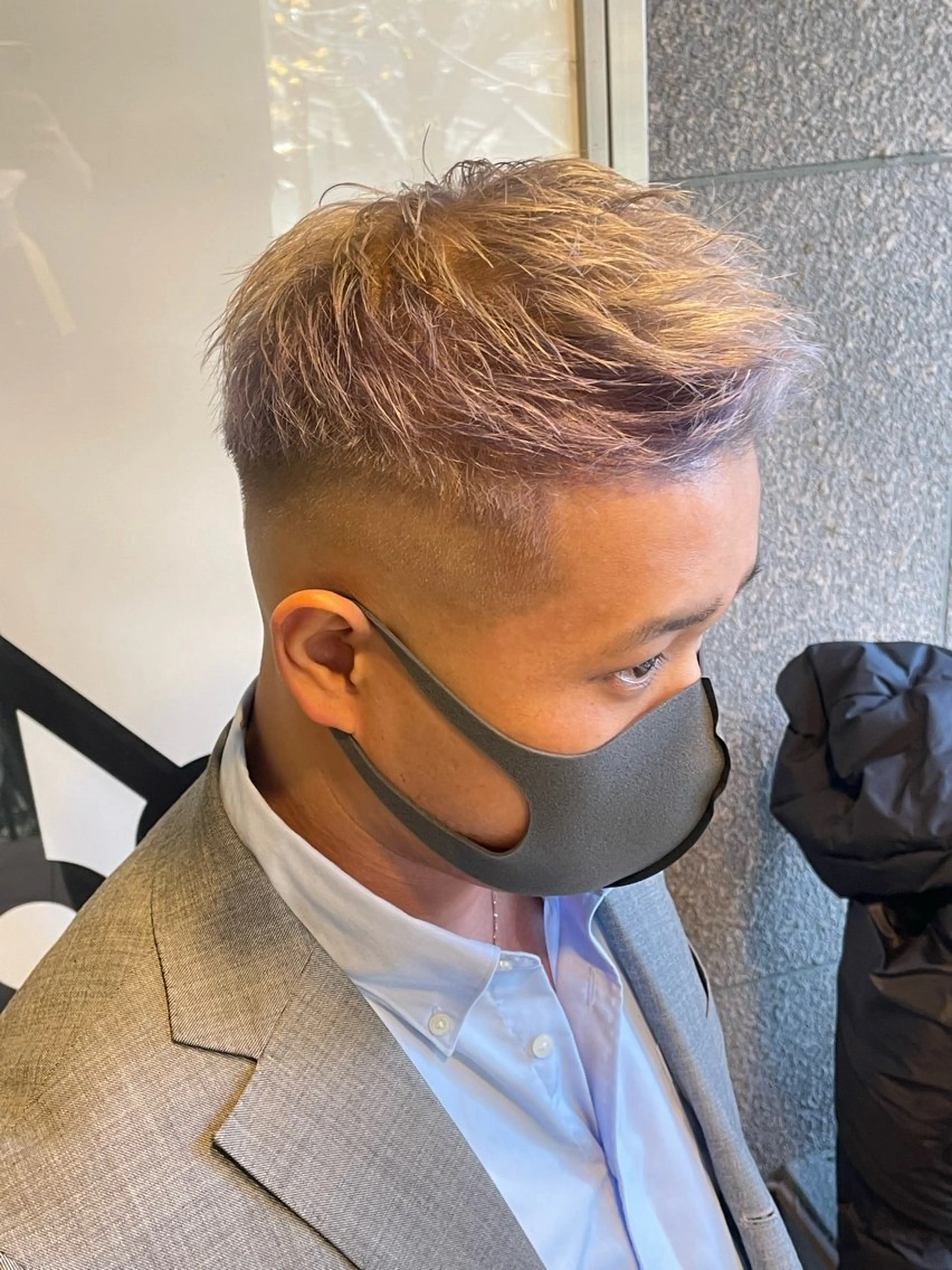 カラー メンズ シルバー Le'a所属・渋谷/フェード/ 國分 翔のヘアスタイル