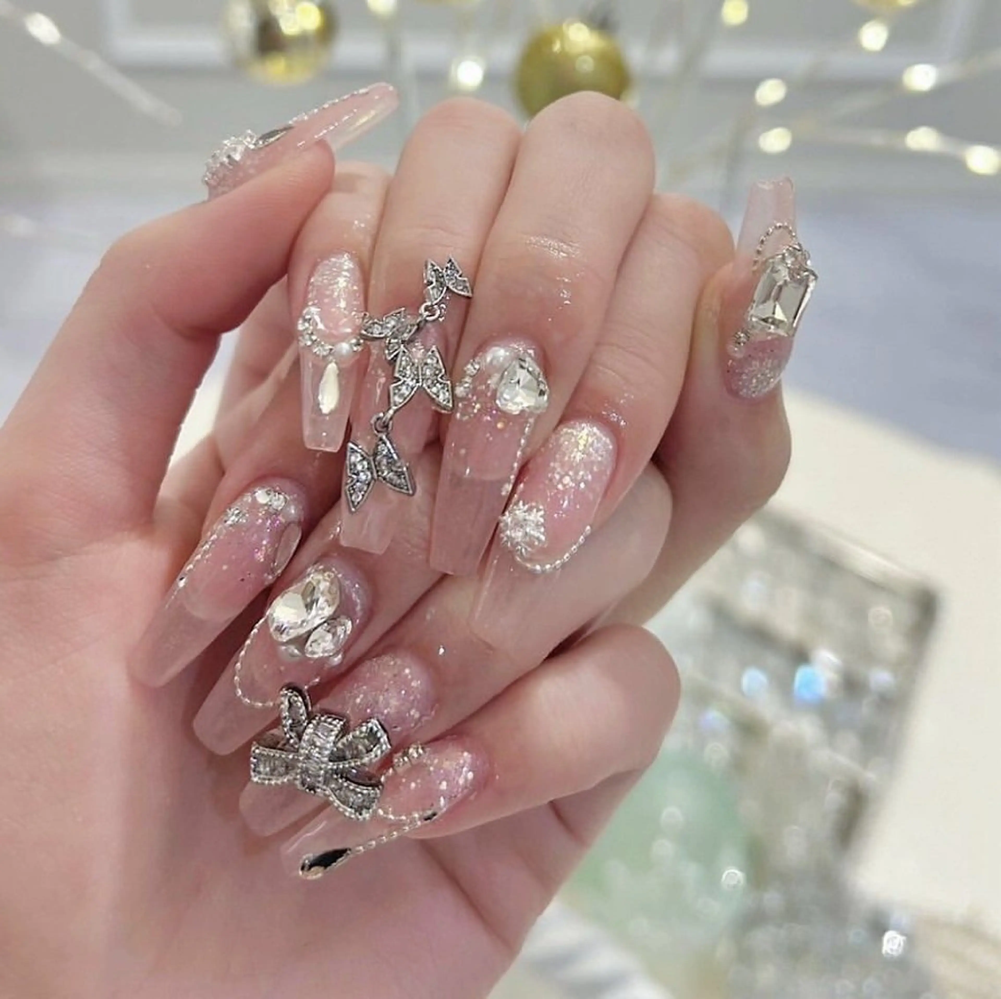 ネイル マグネットネイル ピンク ネイルチップ 冬ネイル Lee Nailsのネイルデザイン