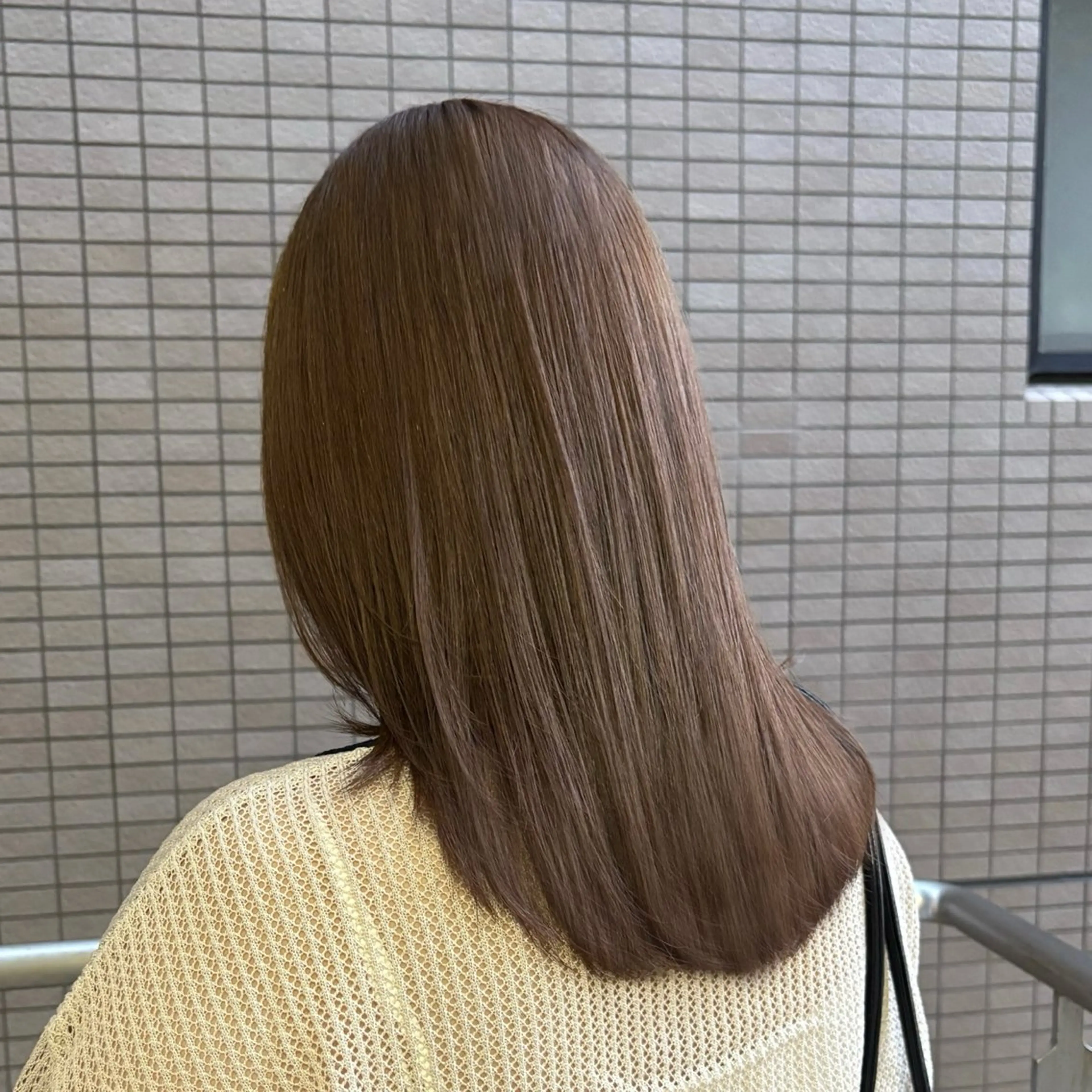 セミロング カラー ヘアカラー mina / 透明感ベージュカラーのヘアスタイル