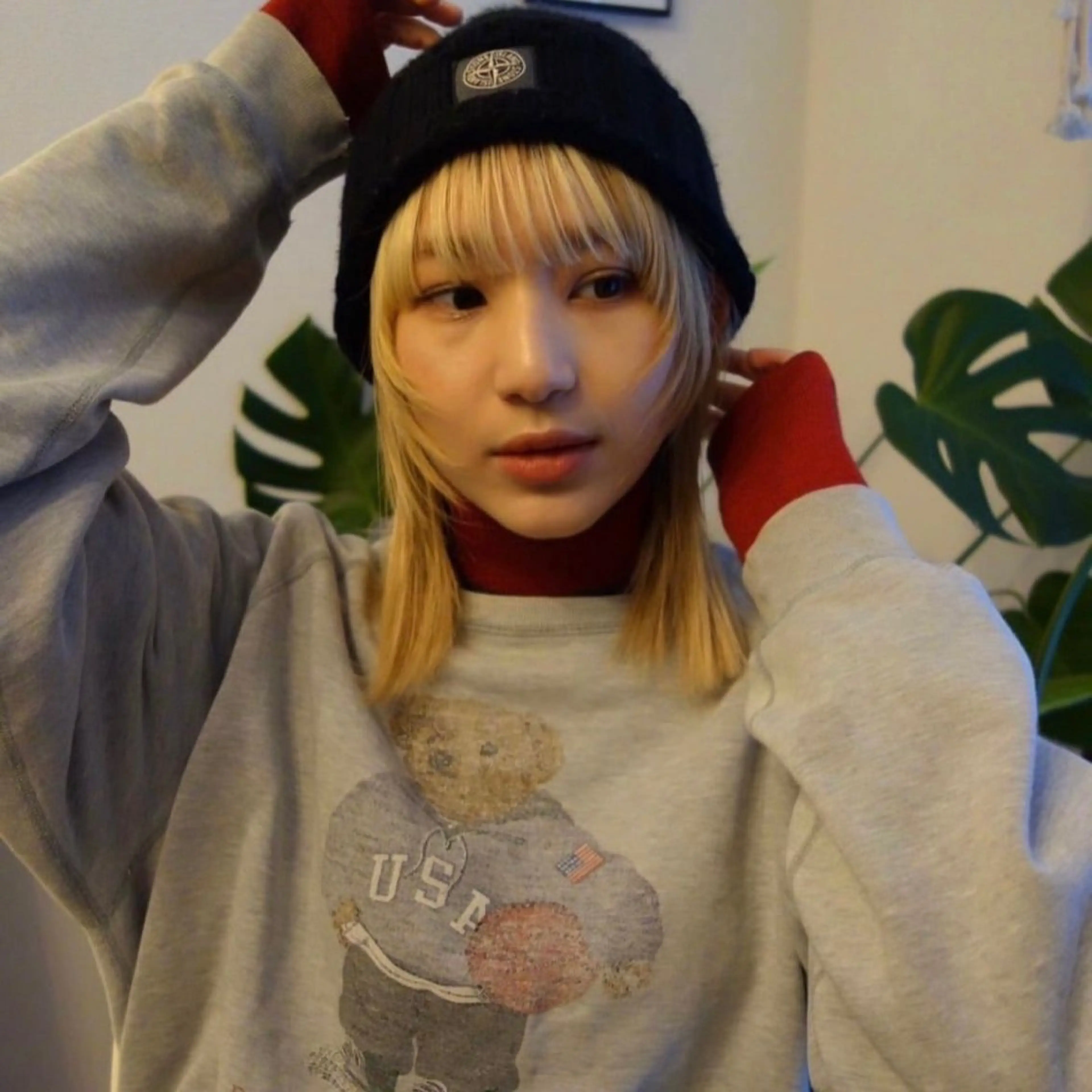 ミディアム カラー 抜きっぱなしブロンド ブロンド カット ヘアカラー ブロンド／ブリーチ 【SITY.】のヘアスタイル