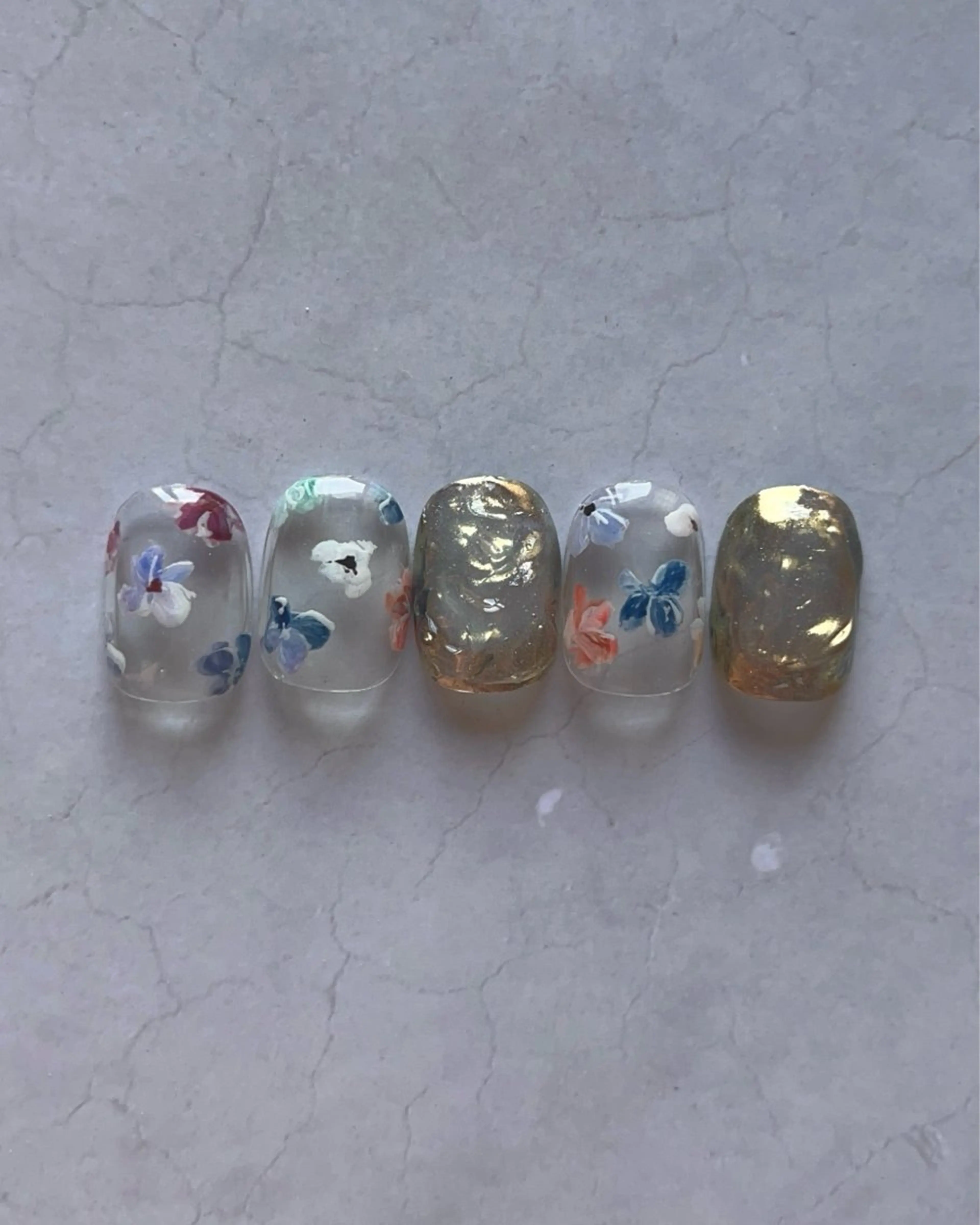 【オフ有】初回オフ無料！　お花のニュアンスネイルコース　サンプルからお選びいただけます。ニュアンスの部分は変更可能🪷の写真