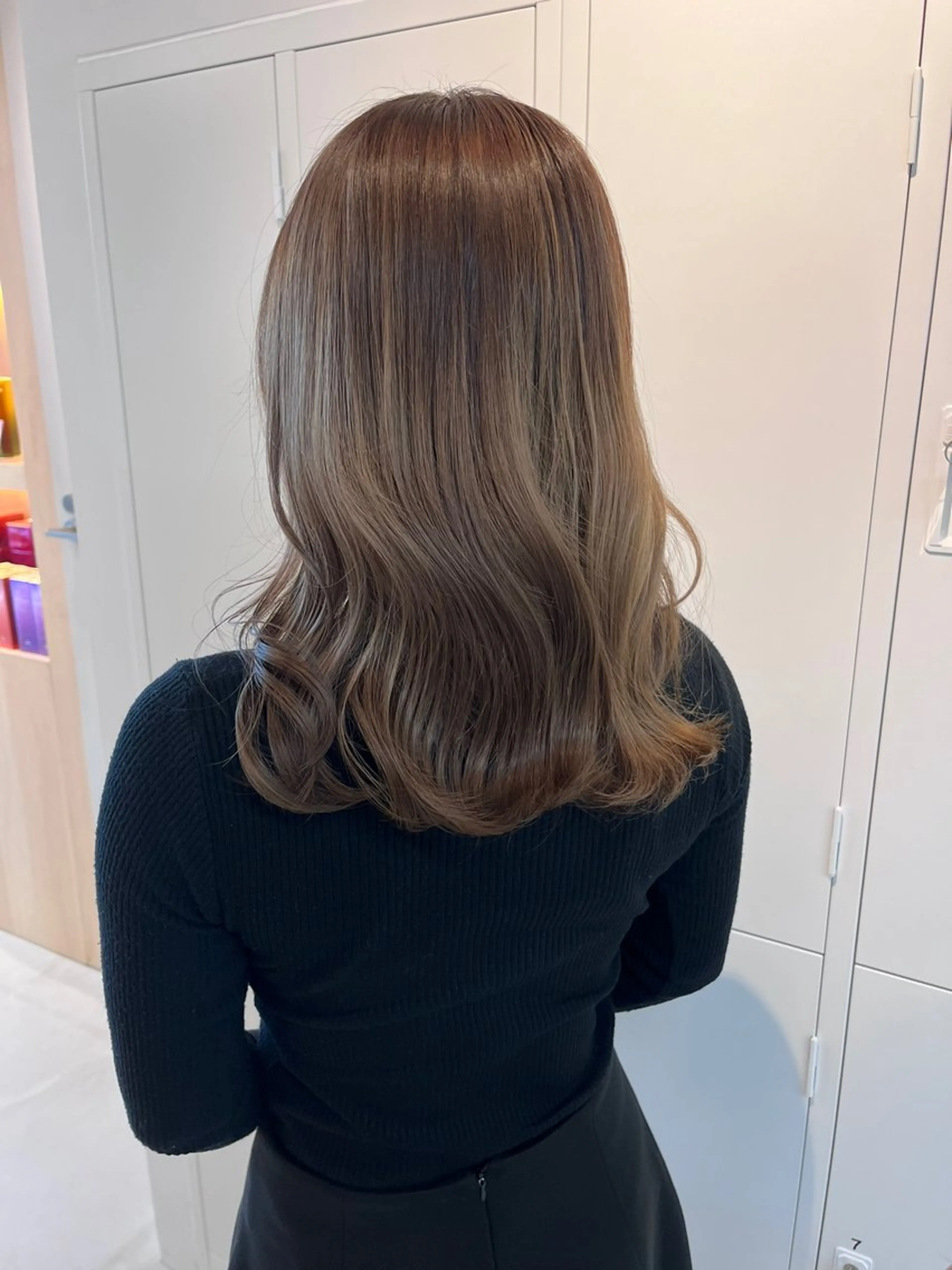 ミディアム カラー ハイライトカラー ハイライト カット ヘアカラー トリートメント 恒松 大毅のヘアスタイル