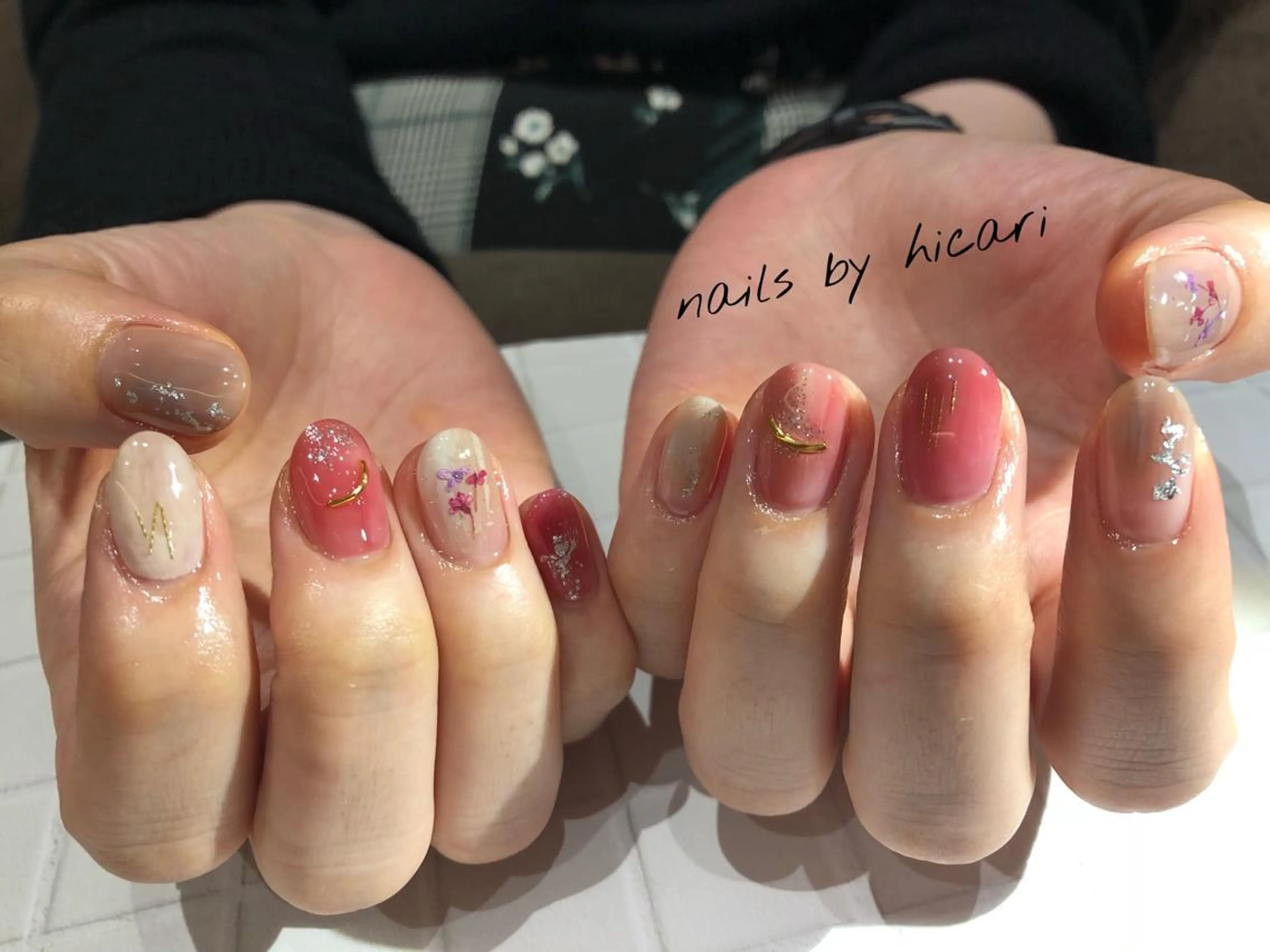 ショート カラー キッズ ネイル マツエク・マツパ ハンドネイル illum hicariのネイルデザイン