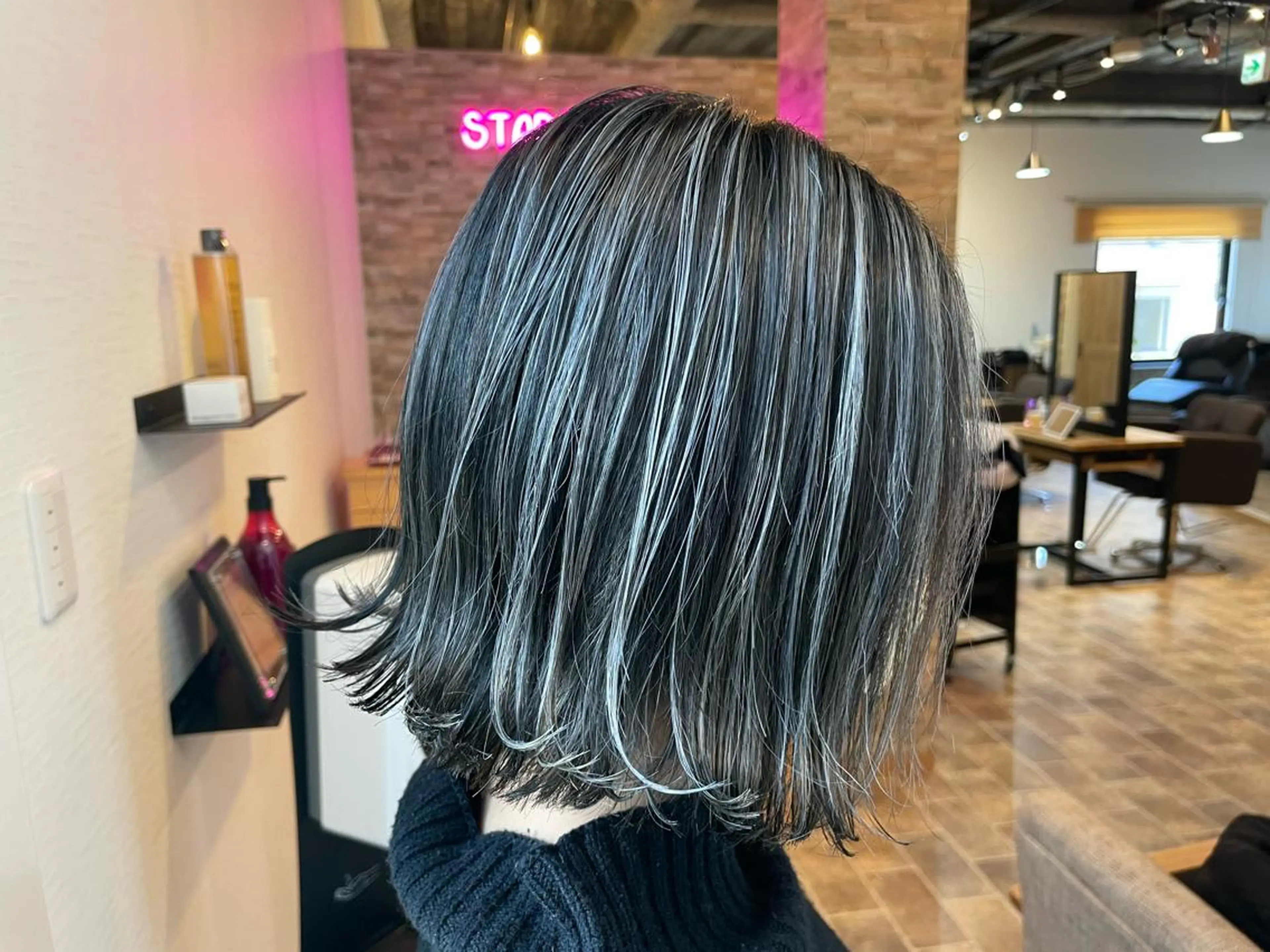 ミディアム SALOWIN心斎橋Suite店所属・洗っても取れない 髪質改善|OJIROのヘアスタイル