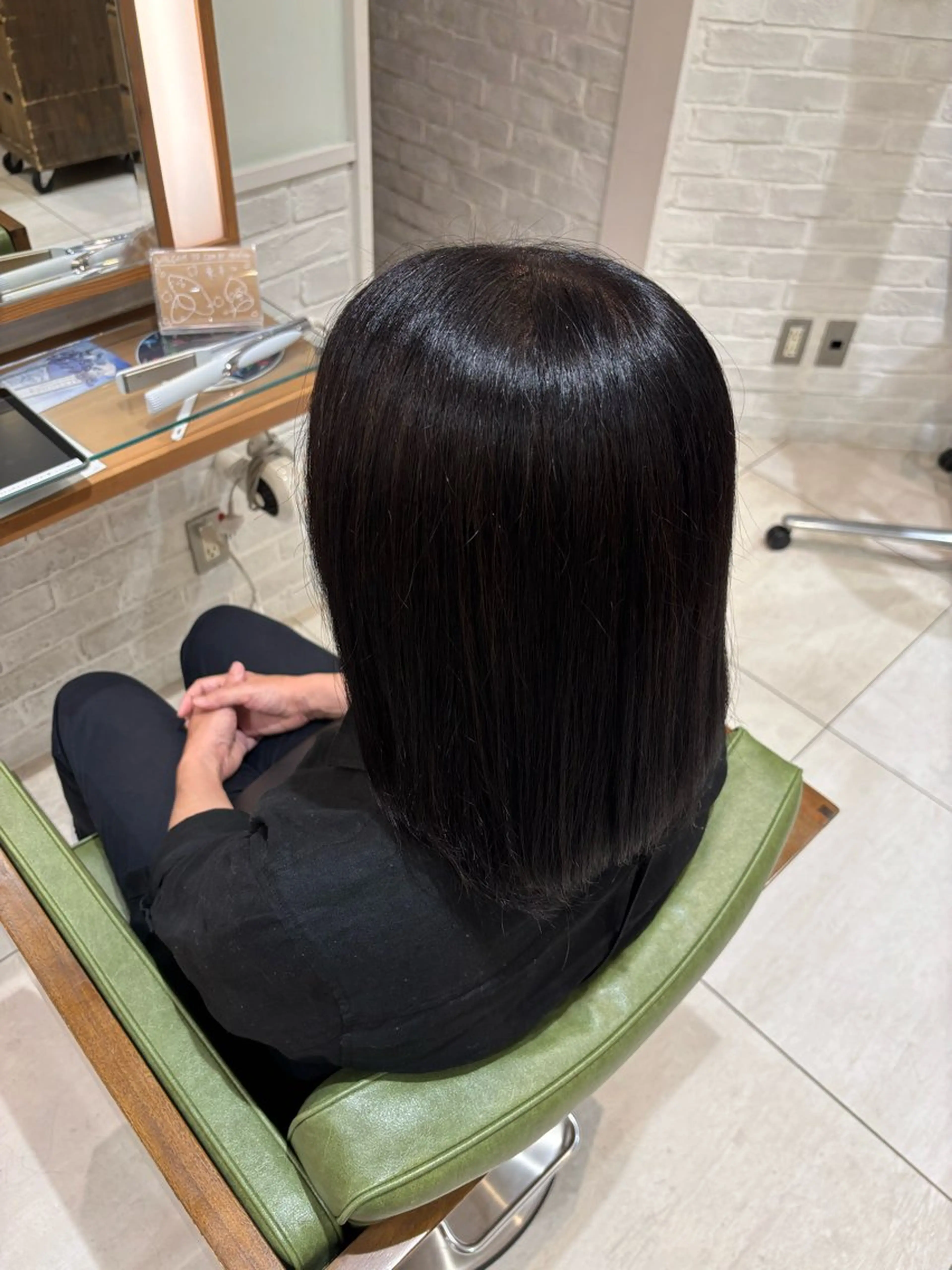 ミディアム 小川 早喜のヘアスタイル