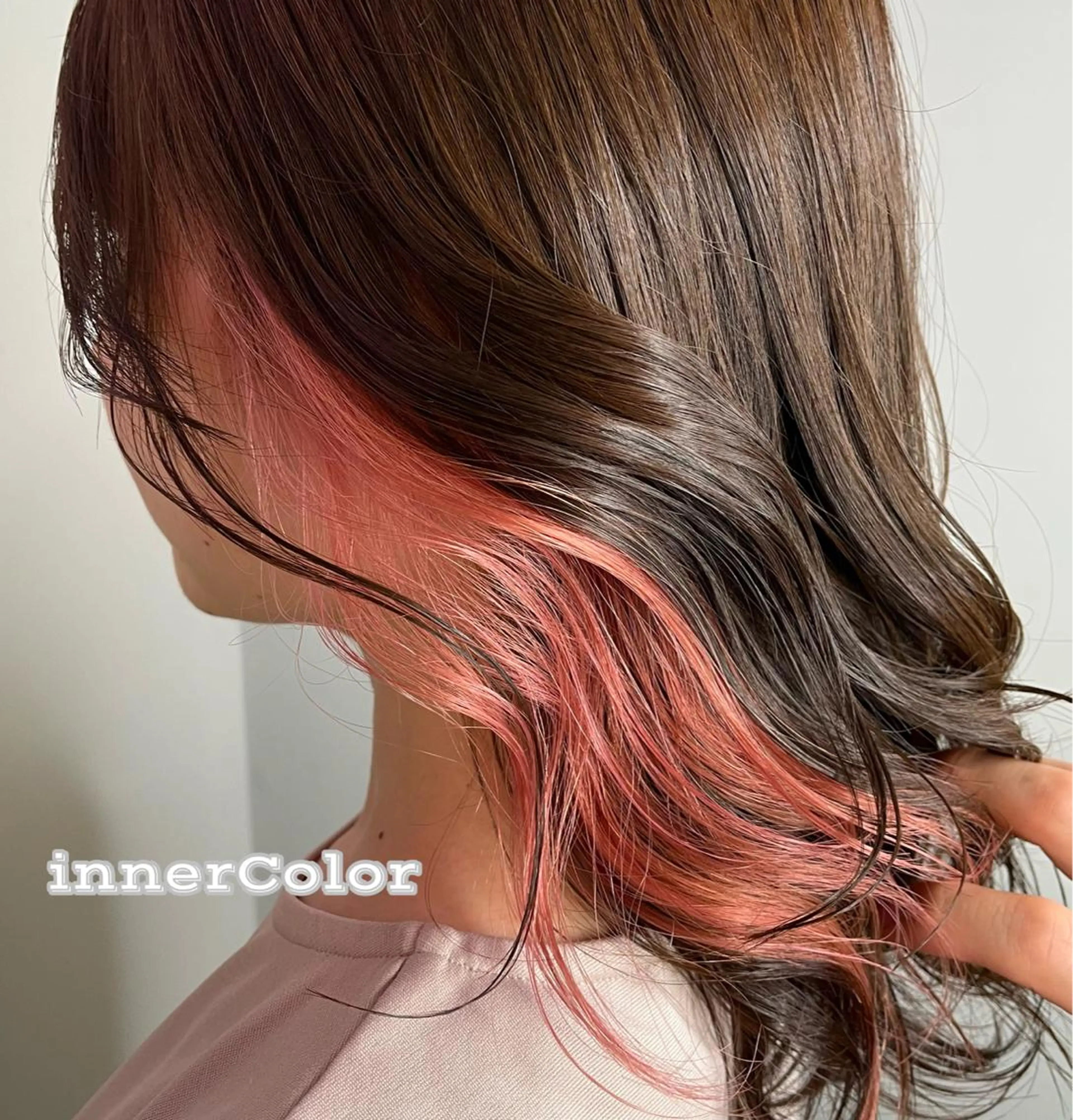 ミディアム カラー ヘアアレンジ メンズ ミディアムパーマ メンズバレイヤージュ メンズブリーチ メンズハイライト メンズハイトーン カット ヘアカラー トリートメント ヘアセット ®️レイヤー/透明感 カラー/星野六三四のヘアスタイル