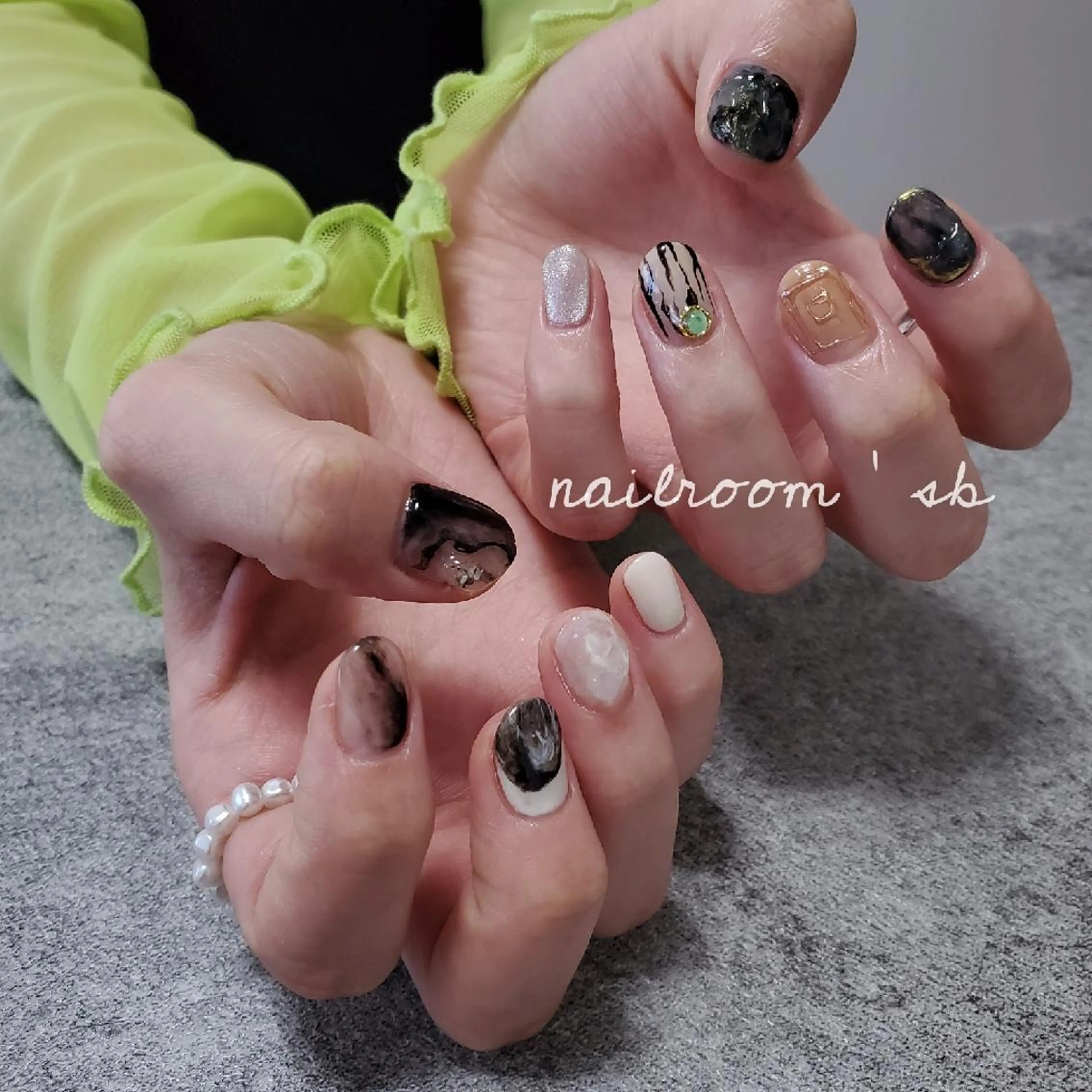 ネイル ハンドネイル nailroom‪ sb‪‪𓈒𓂂𓏸のネイルデザイン