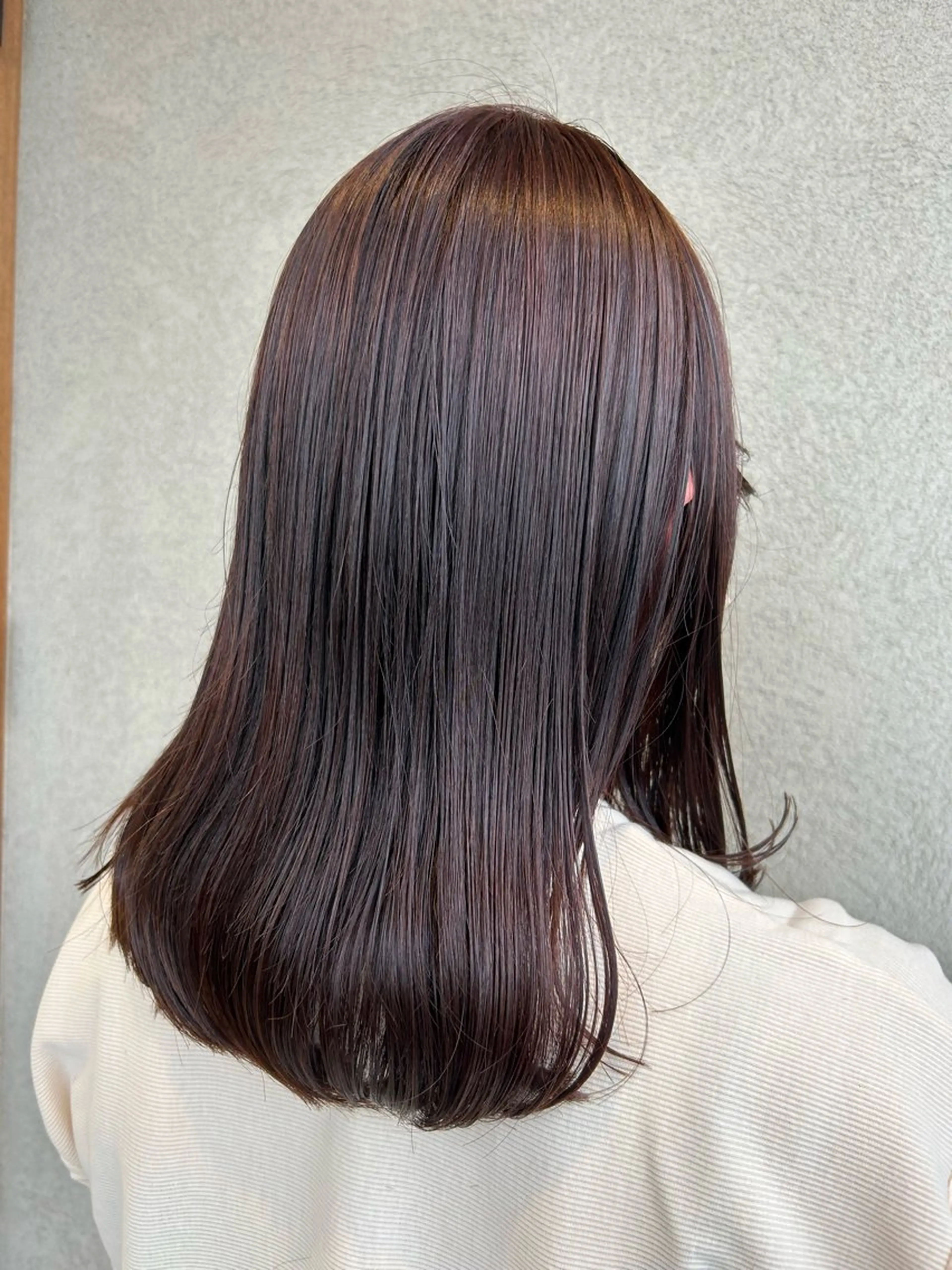 セミロング 小柳津 友菜のヘアスタイル