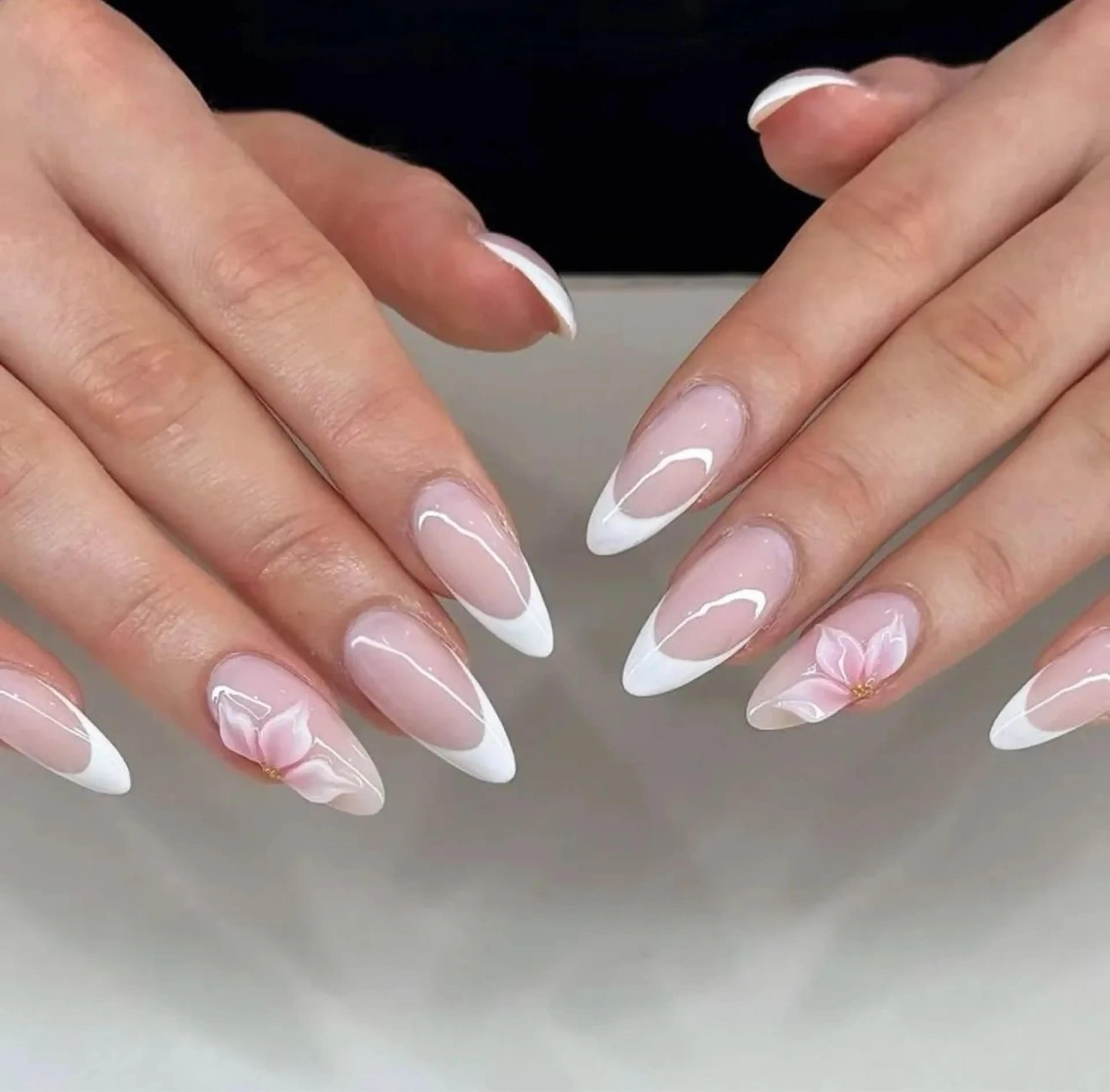 ネイル キラキラネイル マグネットネイル ミラーネイル ニュアンスネイル ワンホンネイル ハンドネイル Hina 池袋 長だしチップ専門店のネイルデザイン