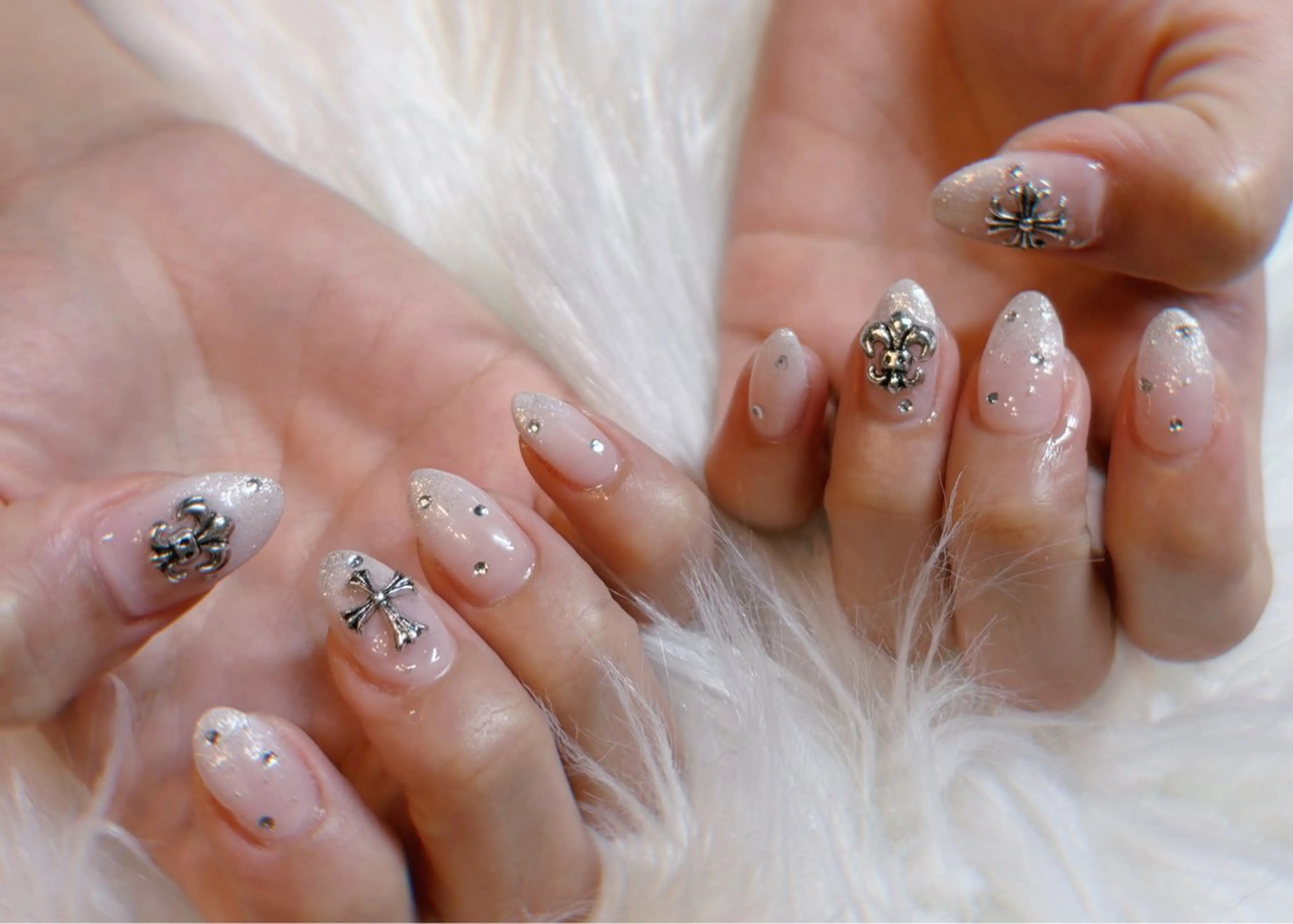 ネイル ハンドネイル le'a-レア-【ア イ×ネイル×眉】のネイルデザイン