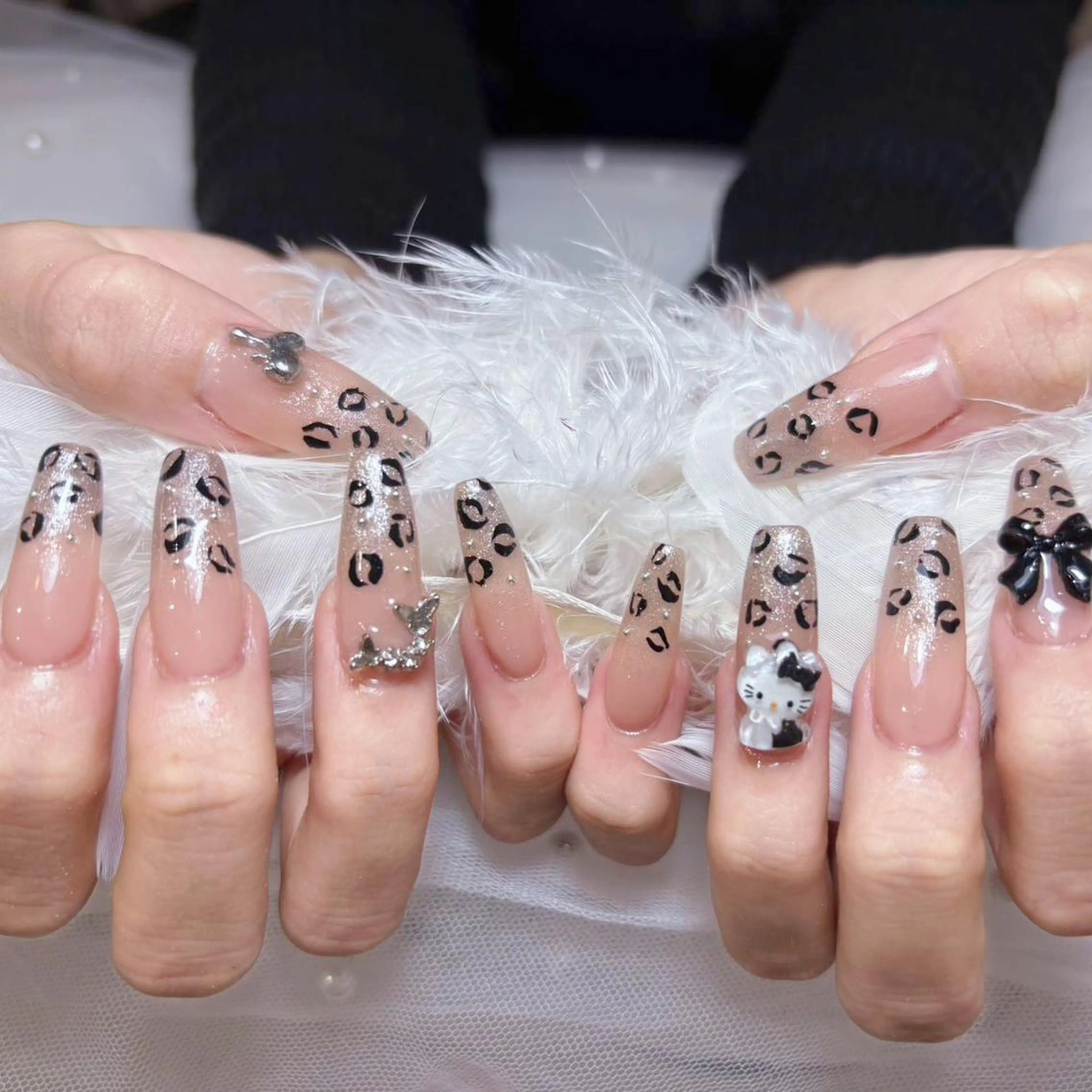 ネイル アートネイル オーロラネイル ガーリー キラキラネイル 韓国ネイル DEMAIN- 🌸のネイルデザイン