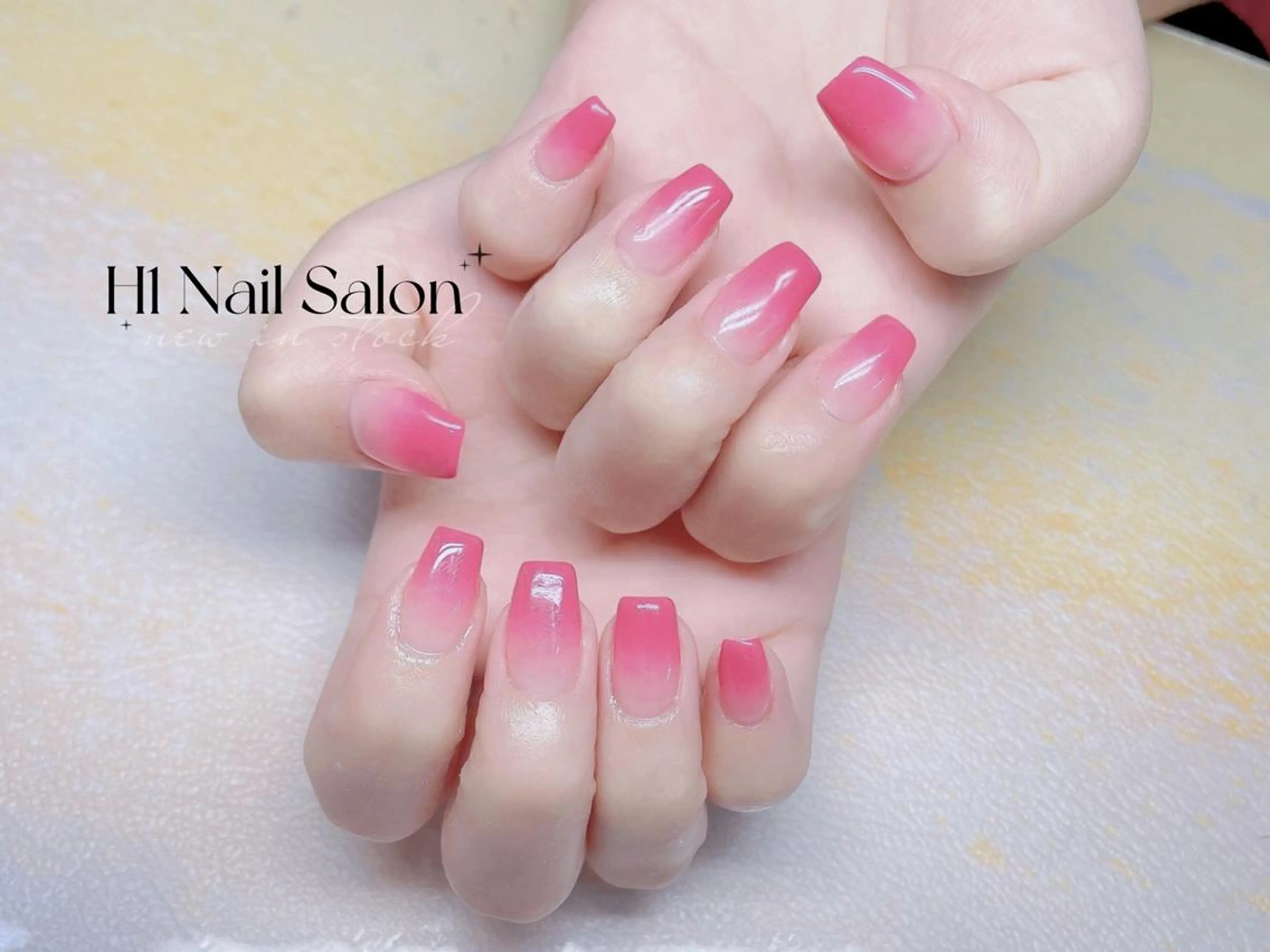 ミディアム Dioneネイル リリのネイルデザイン