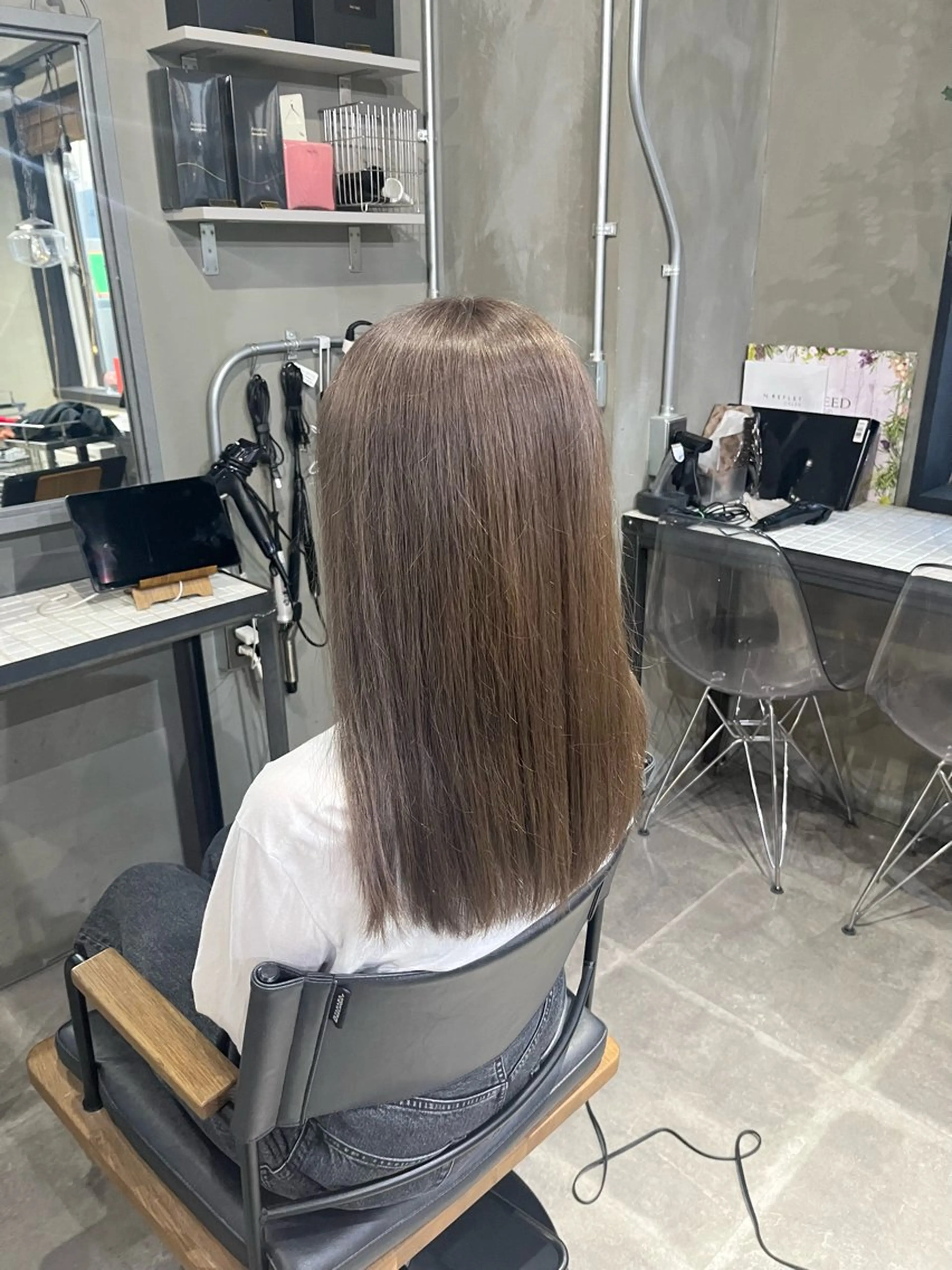 セミロング カラー ブリーチ 透明感カラー グレージュ ミルクティーグレージュ ヘアカラー トリートメント 透明感♥韓国ヘア HINAのヘアスタイル