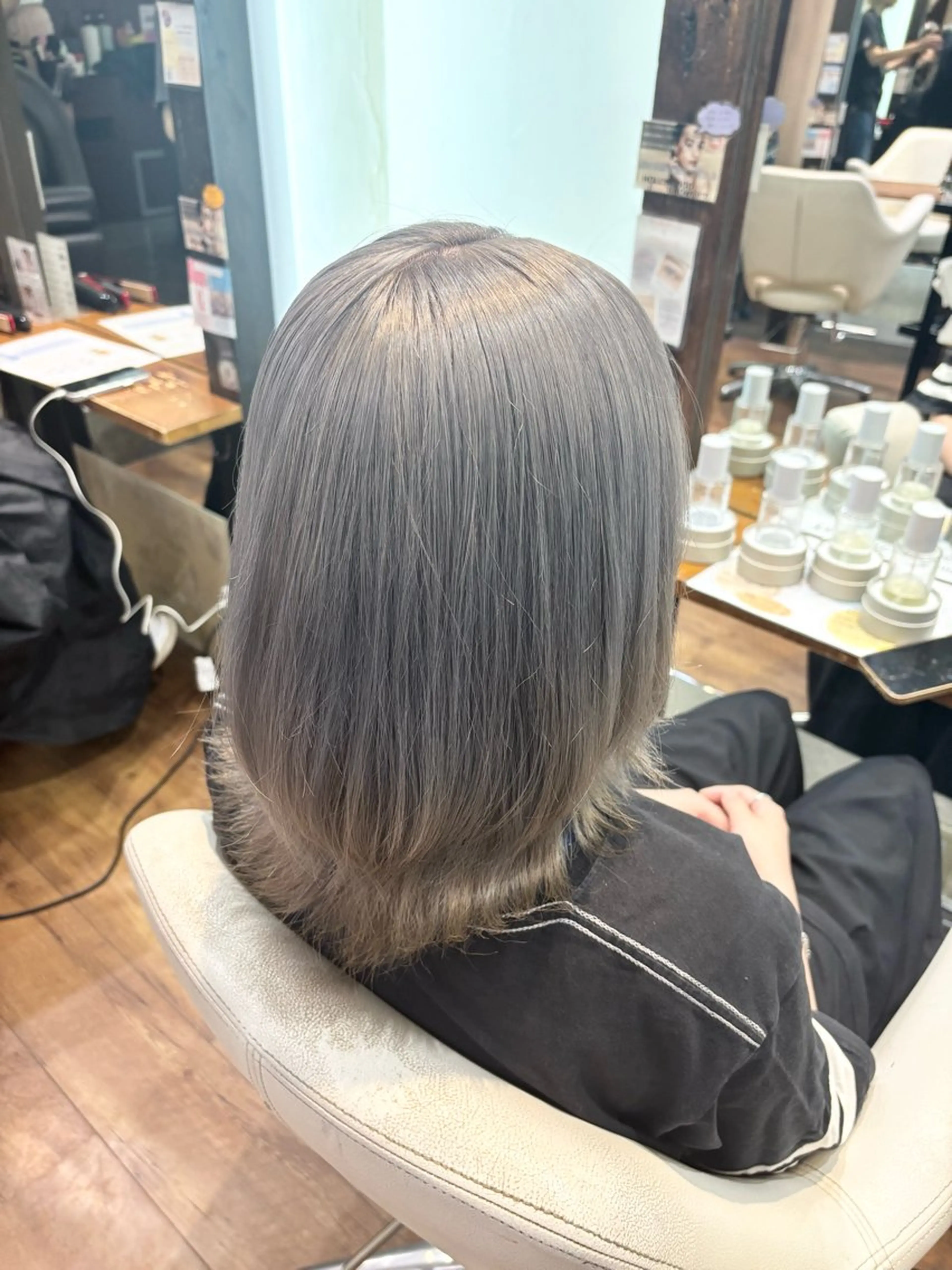 ロング カラー ヘアカラー トリートメント ヘッドスパ ブリーチ予約率90% 以上✨森山陽向のヘアスタイル