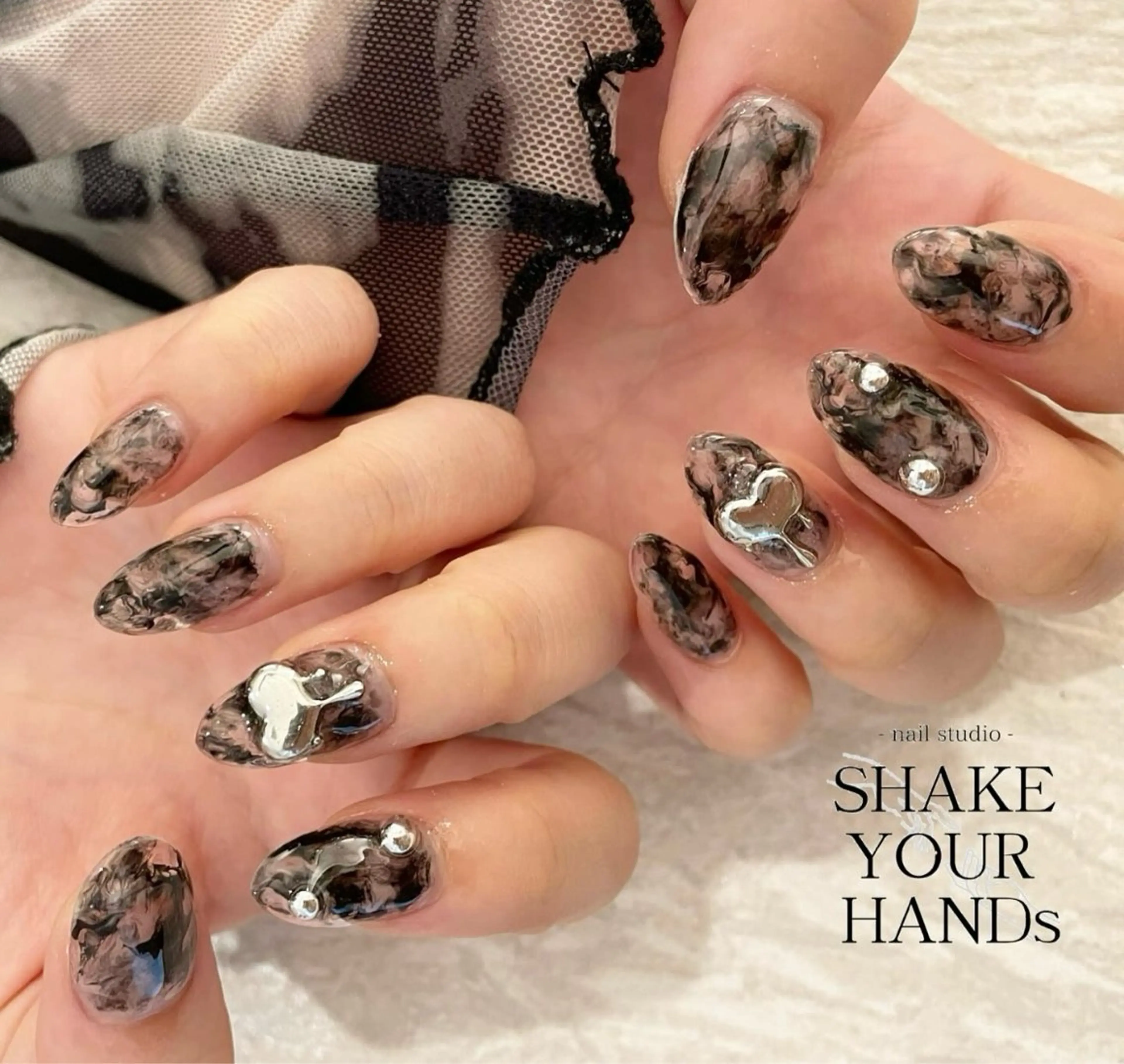 ネイル ハンドネイル ネイルスタジオ シェイクユアハンズのネイルデザイン
