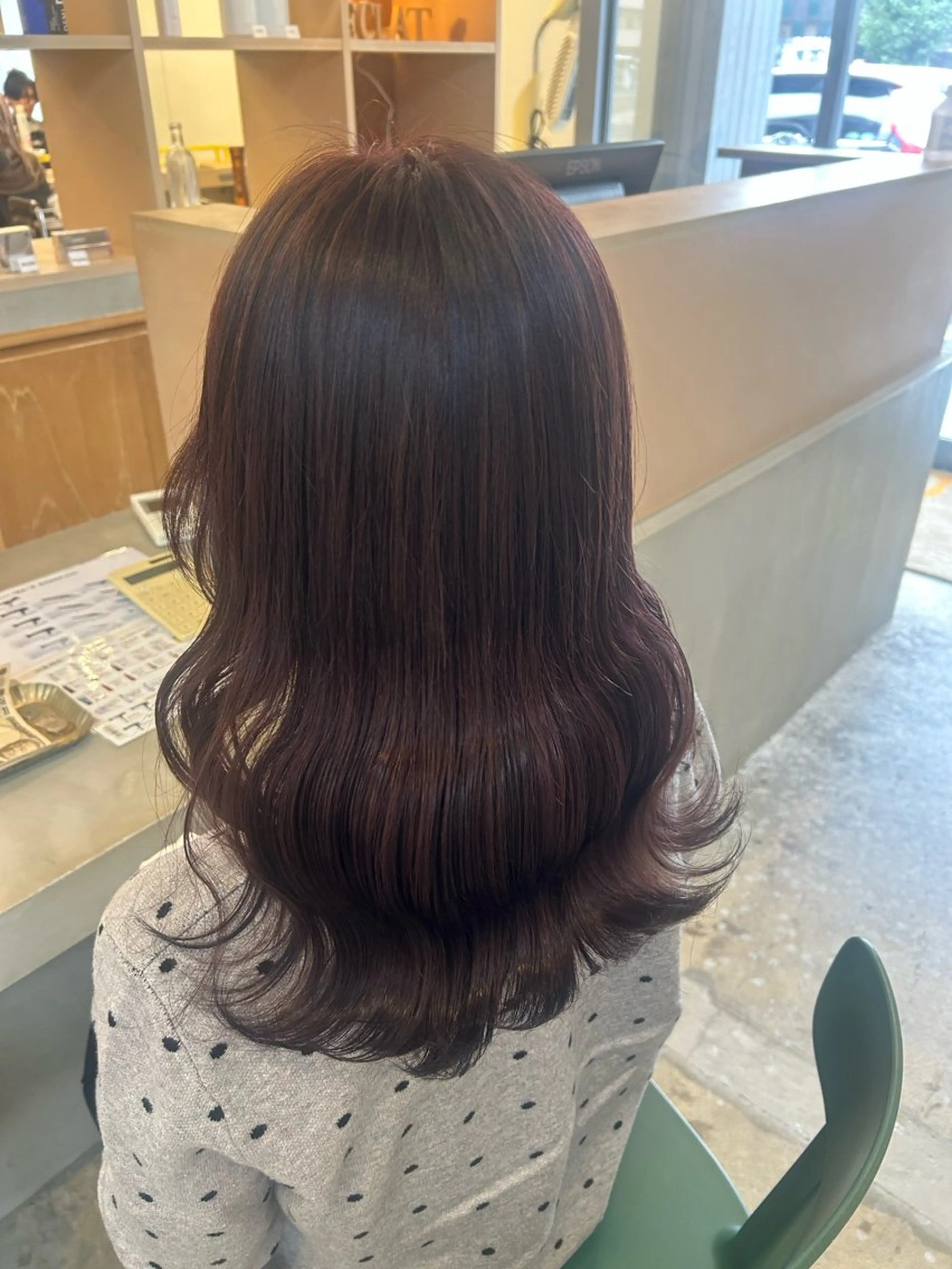 ミディアム éclat hairs beau group所属・西田 颯花のヘアスタイル