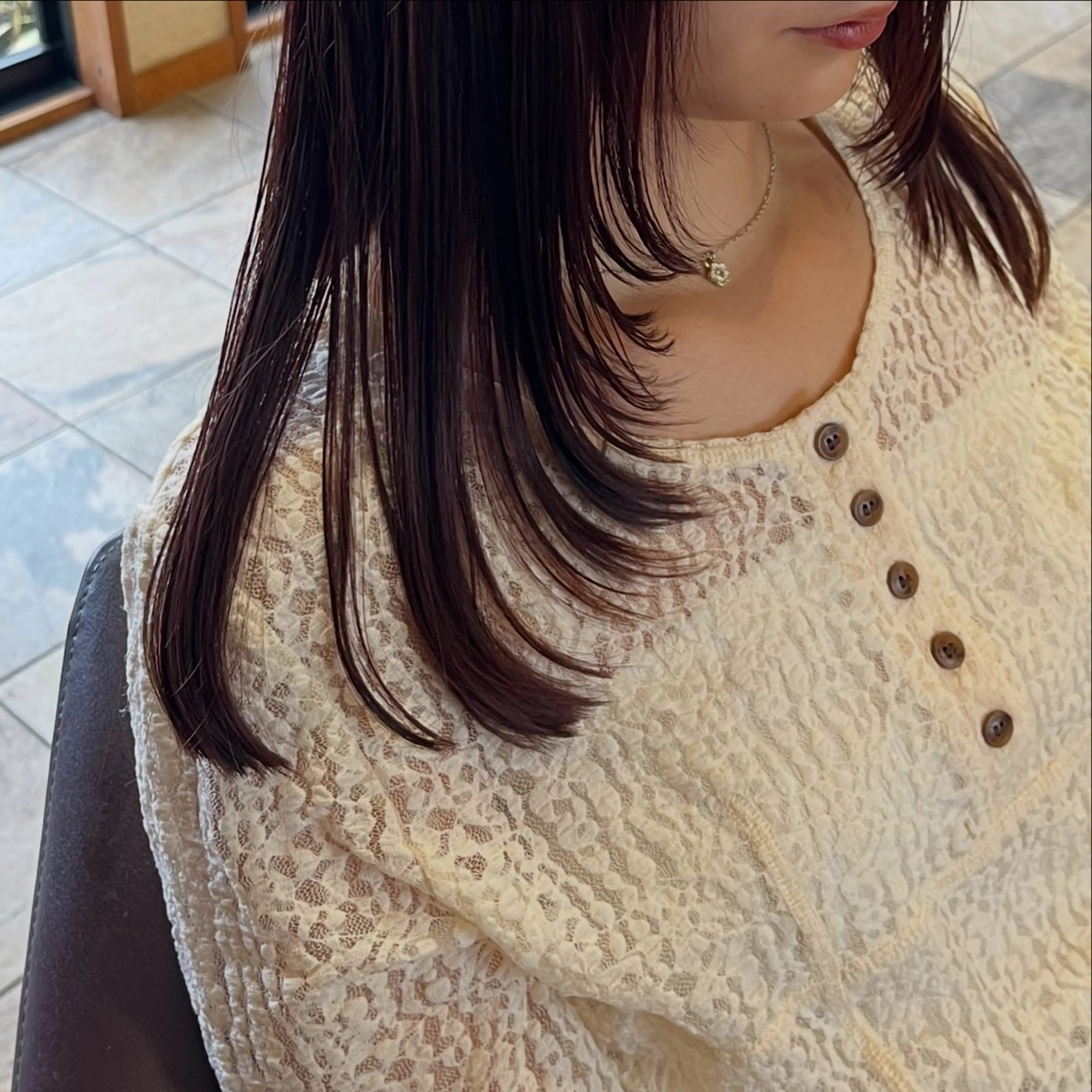 ミディアム 松浦 萌のヘアスタイル