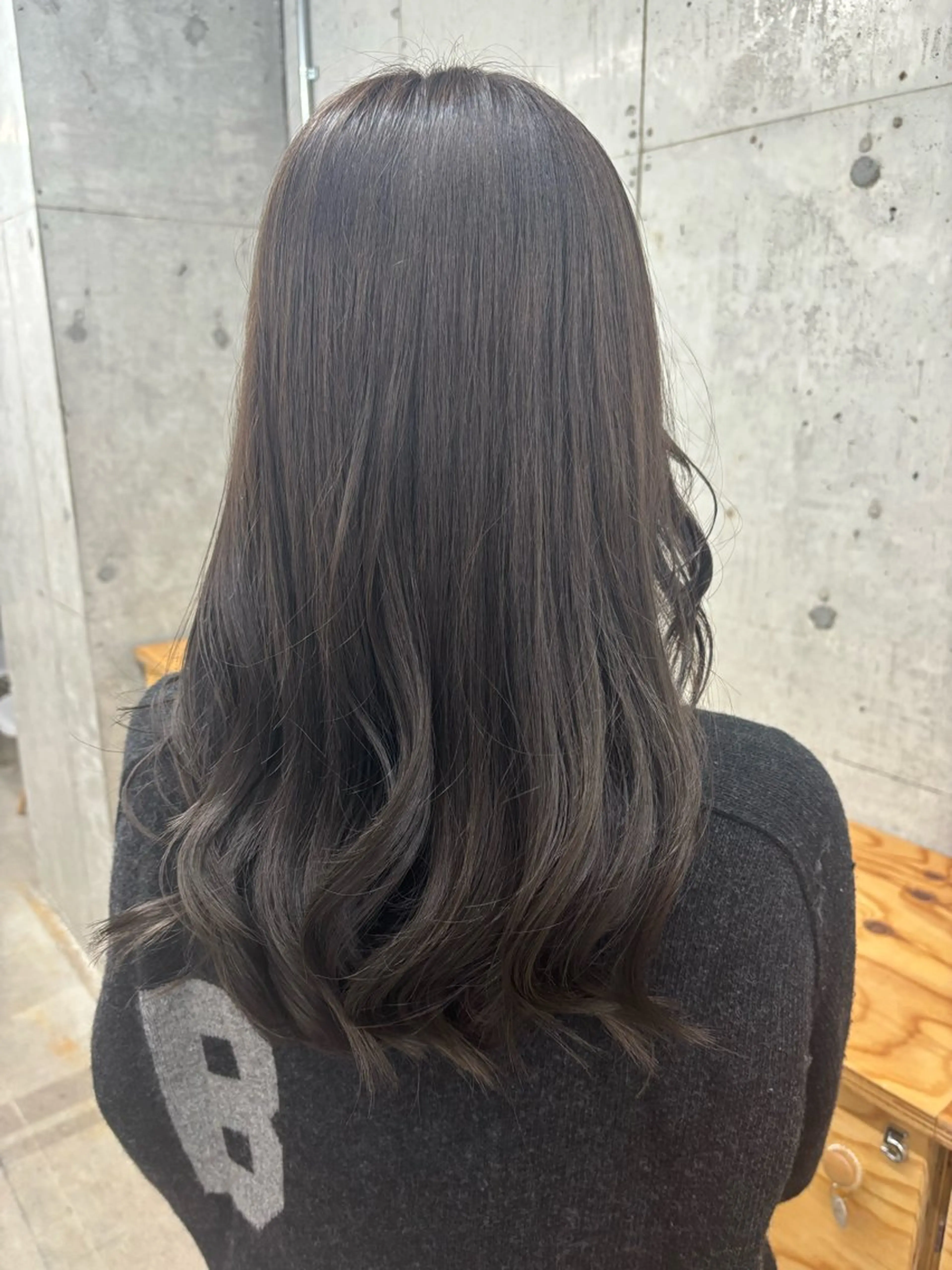 ロング カラー ベージュカラー 透明感カラー オリーブベージュ ✨ブリーチなし透明感 ✨カラー💍Yuriのヘアスタイル