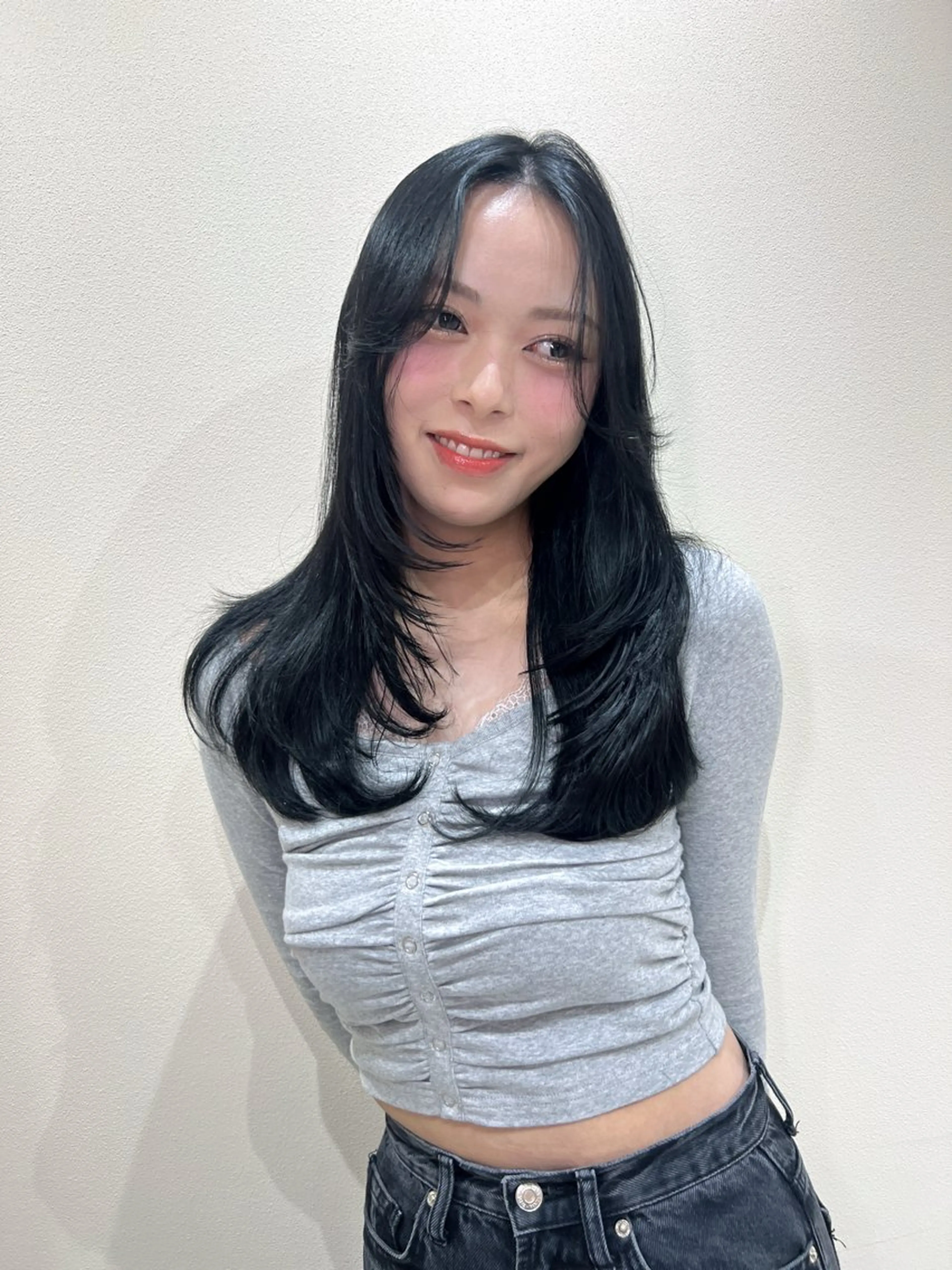 セミロング カラー ヘアアレンジ 🤍layer🤍 リナのヘアスタイル