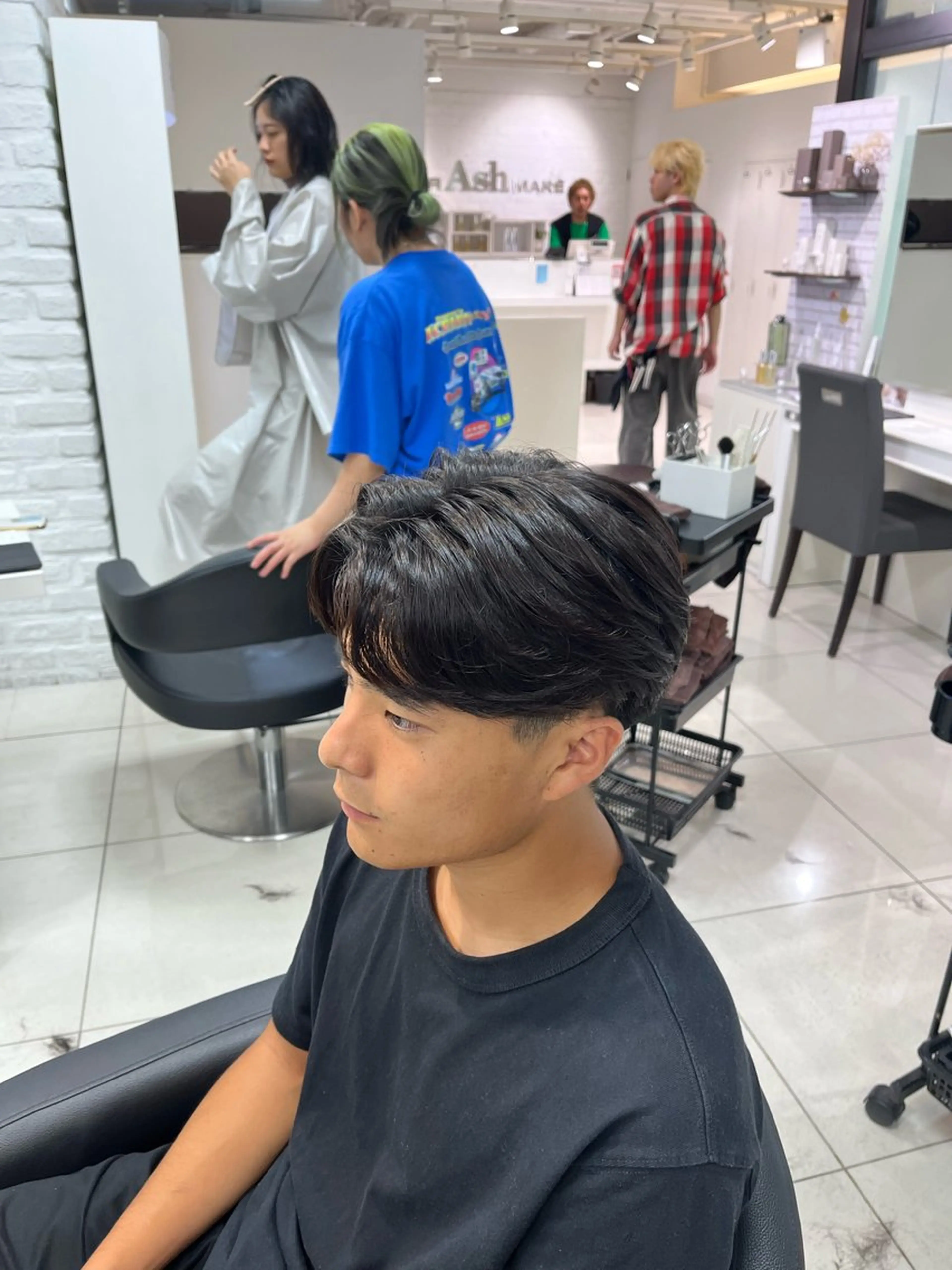 ショート カラー パーマ メンズ 【シャドウパーマ センターパート】義心のヘアスタイル