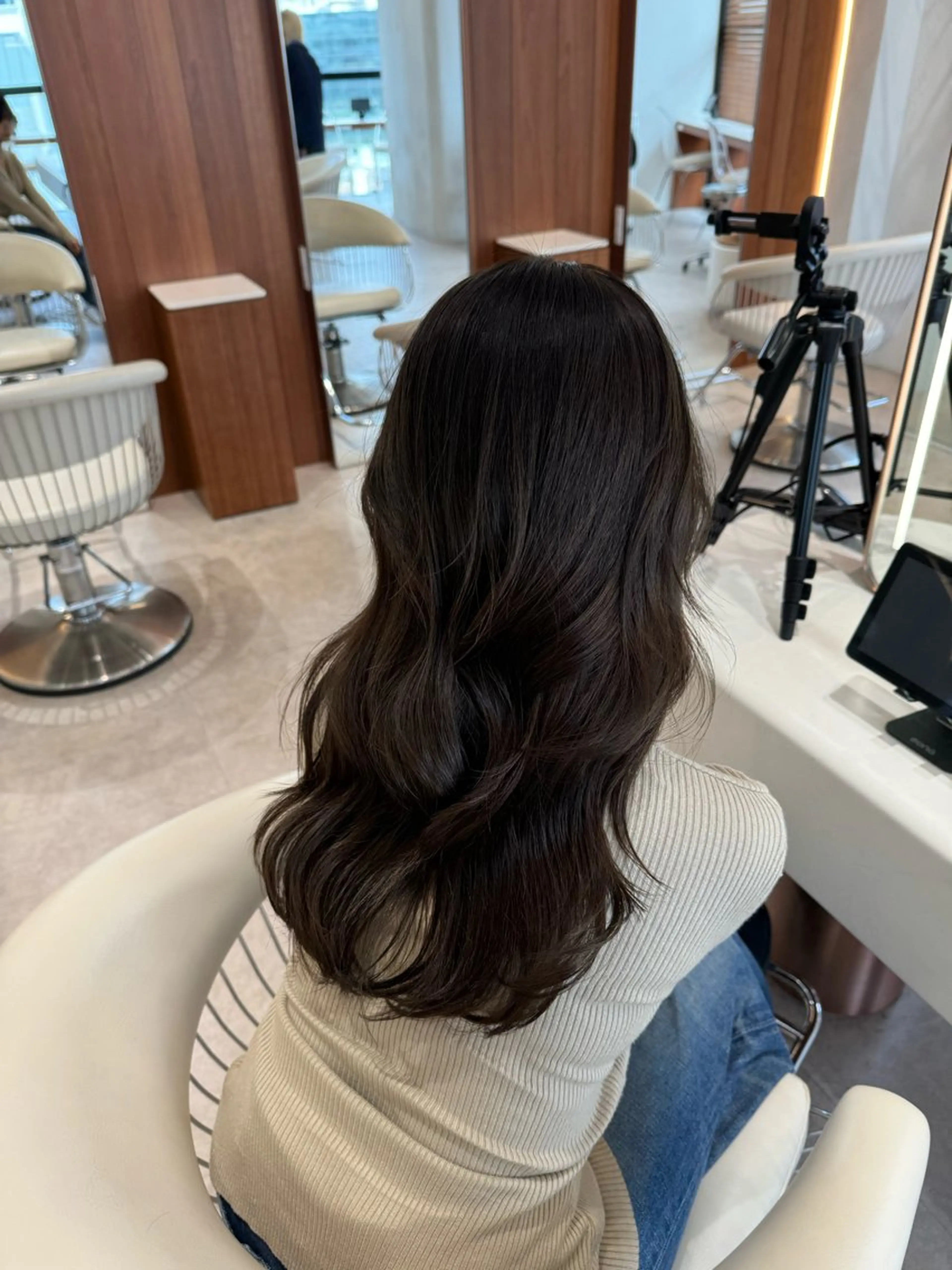 ロング カラー ベージュカラー グレージュ オリーブベージュ オリーブグレージュ オリーブグレー カット ヘアカラー トリートメント ヘアセット 韓国レイヤー🇰🇷 韓国研修◎渋谷カイトのヘアスタイル