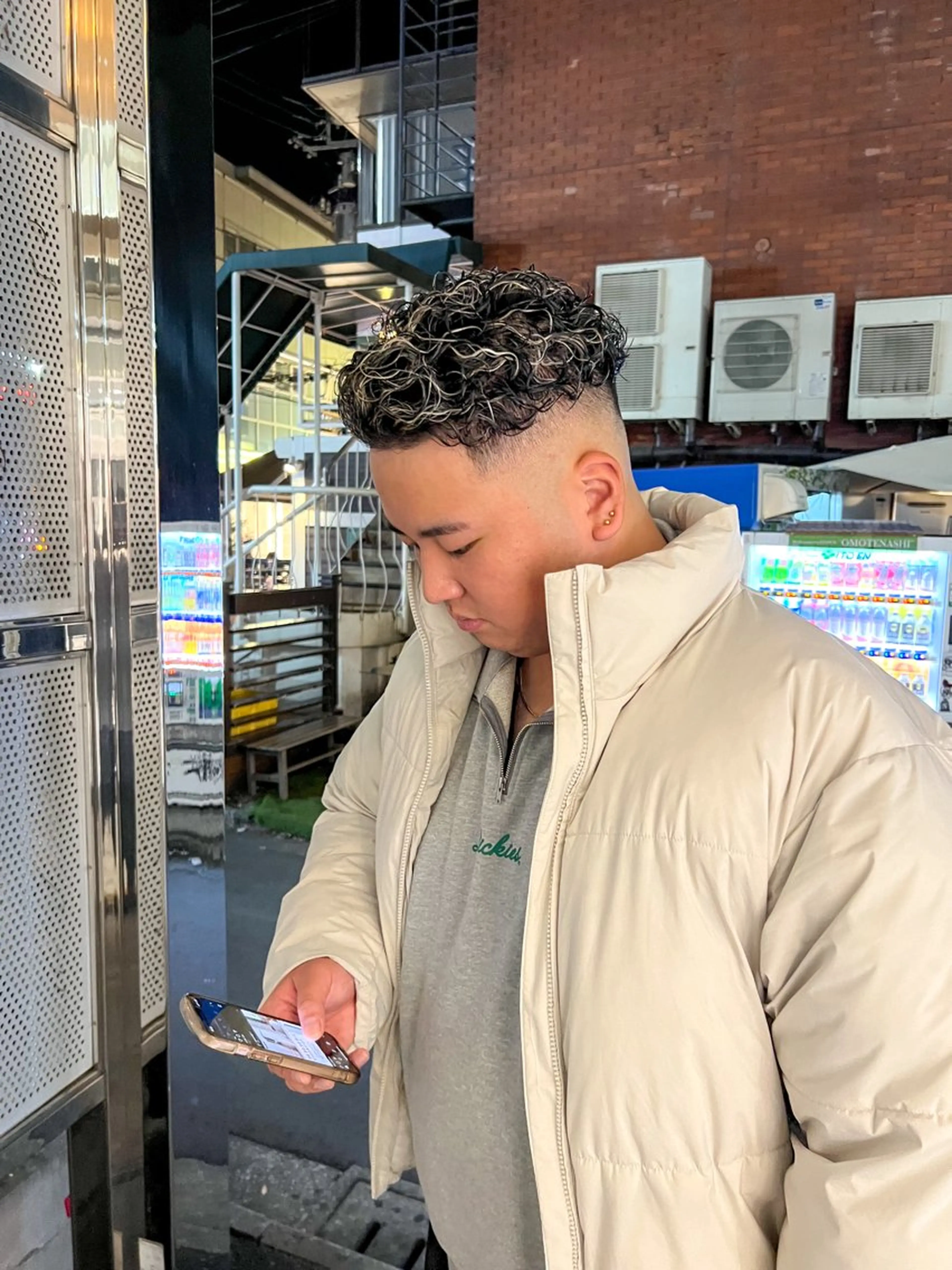 ショート カラー パーマ メンズ 豊崎 佑輔のヘアスタイル