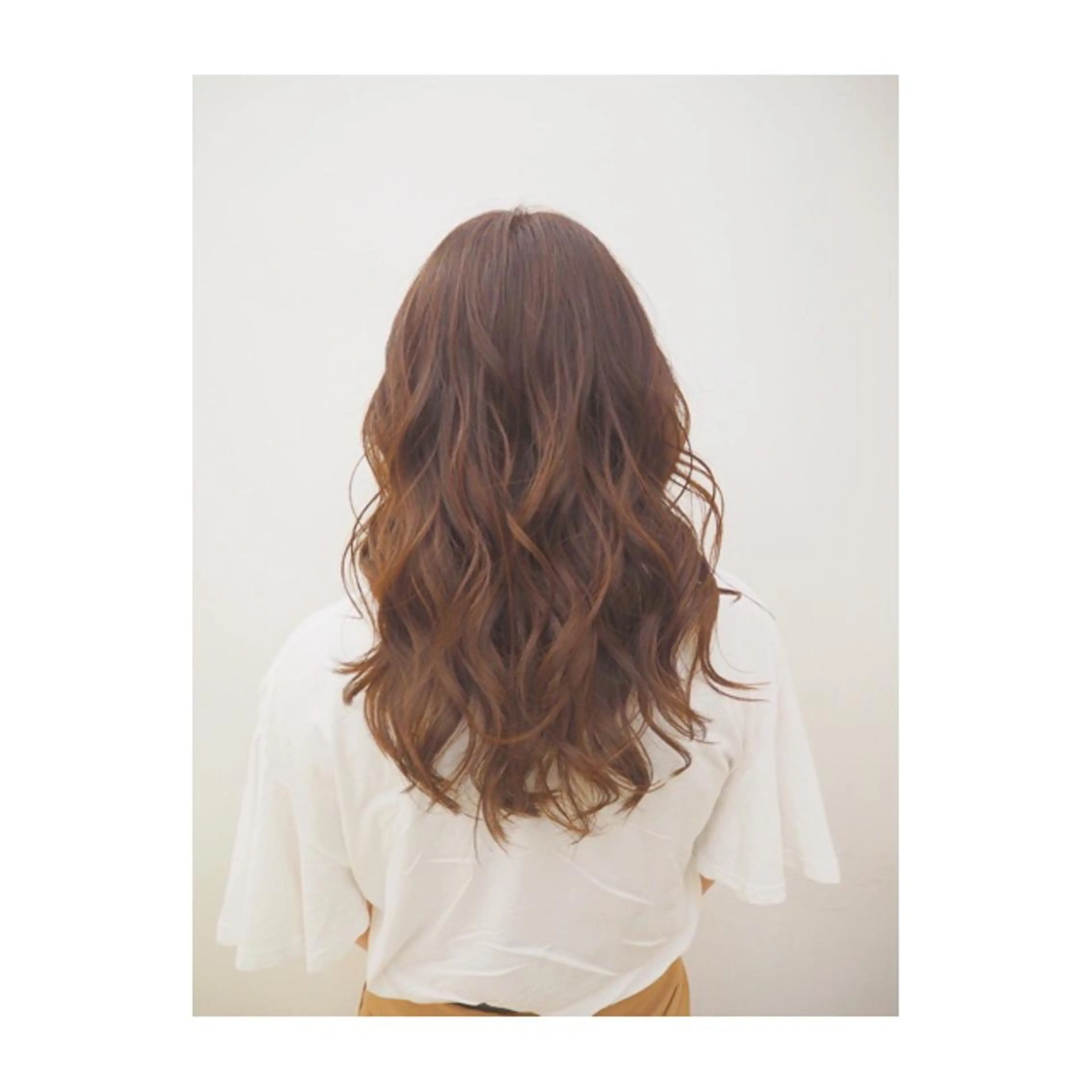 ロング カラー パーマ ハイライトカラー イルミナカラー オレンジ ハイライト 永岡 鉄平のヘアスタイル