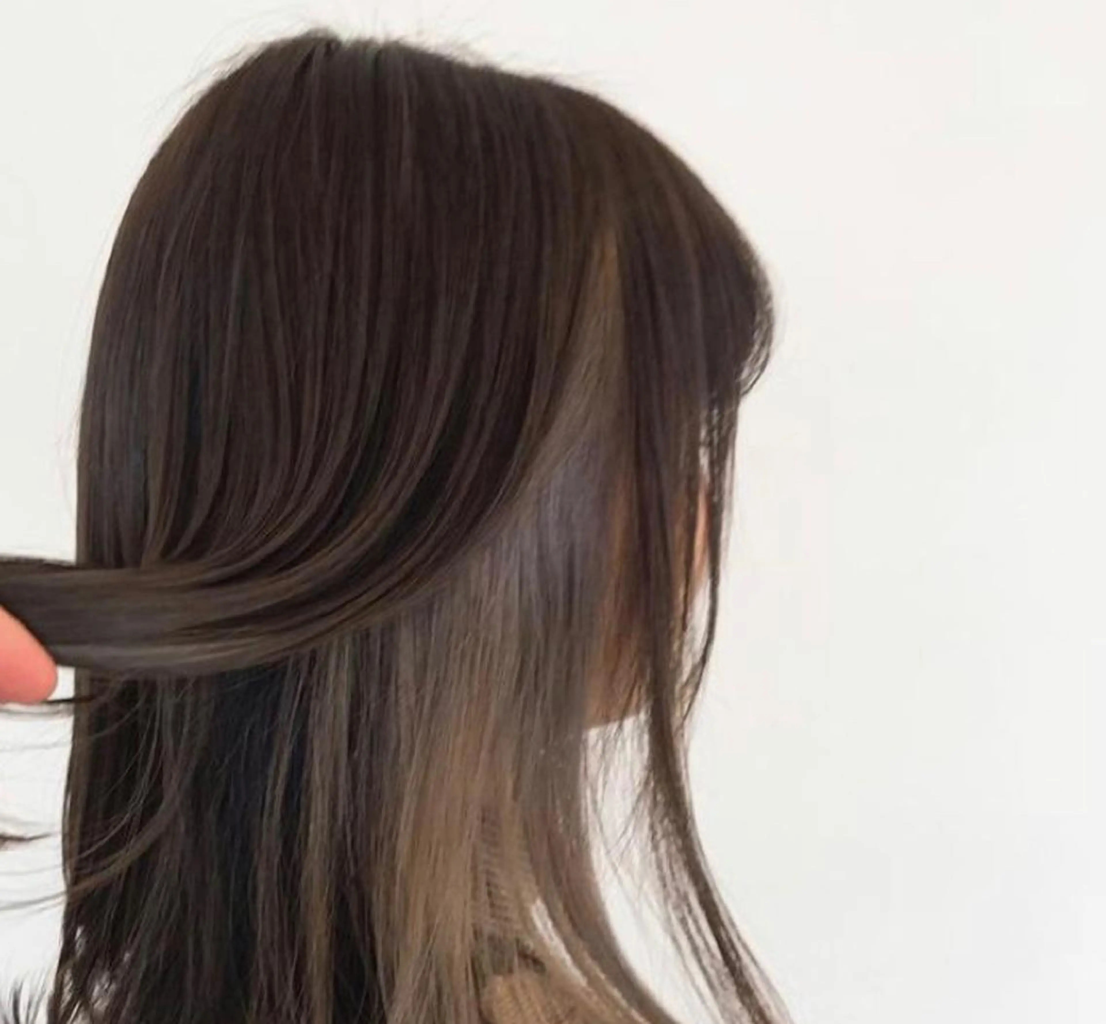 ロング カラー ニシキオリ ユウキのヘアスタイル