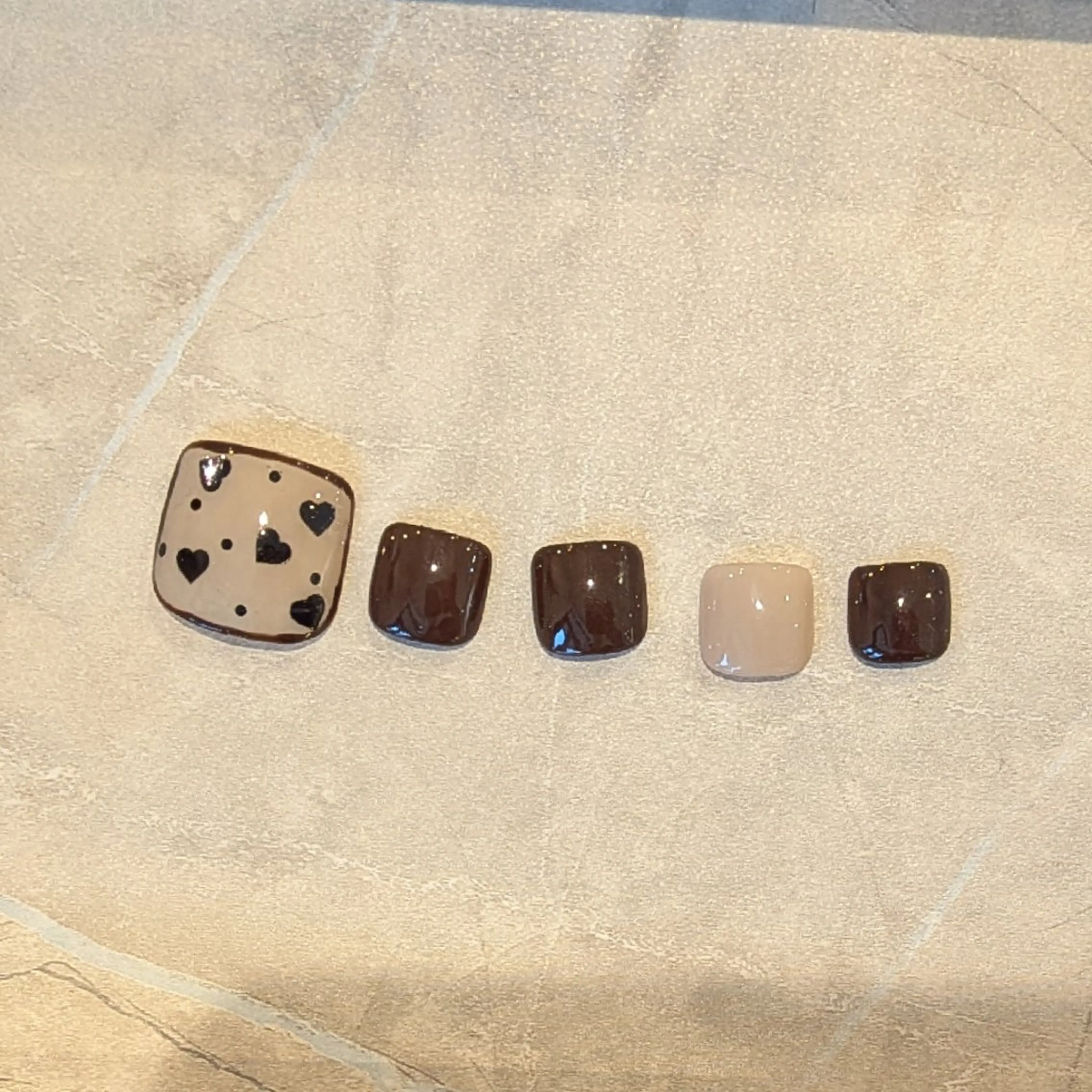 ネイル フットネイル 6RokuHair（ロクヘアー)所属・門川 茉奈美のネイルデザイン