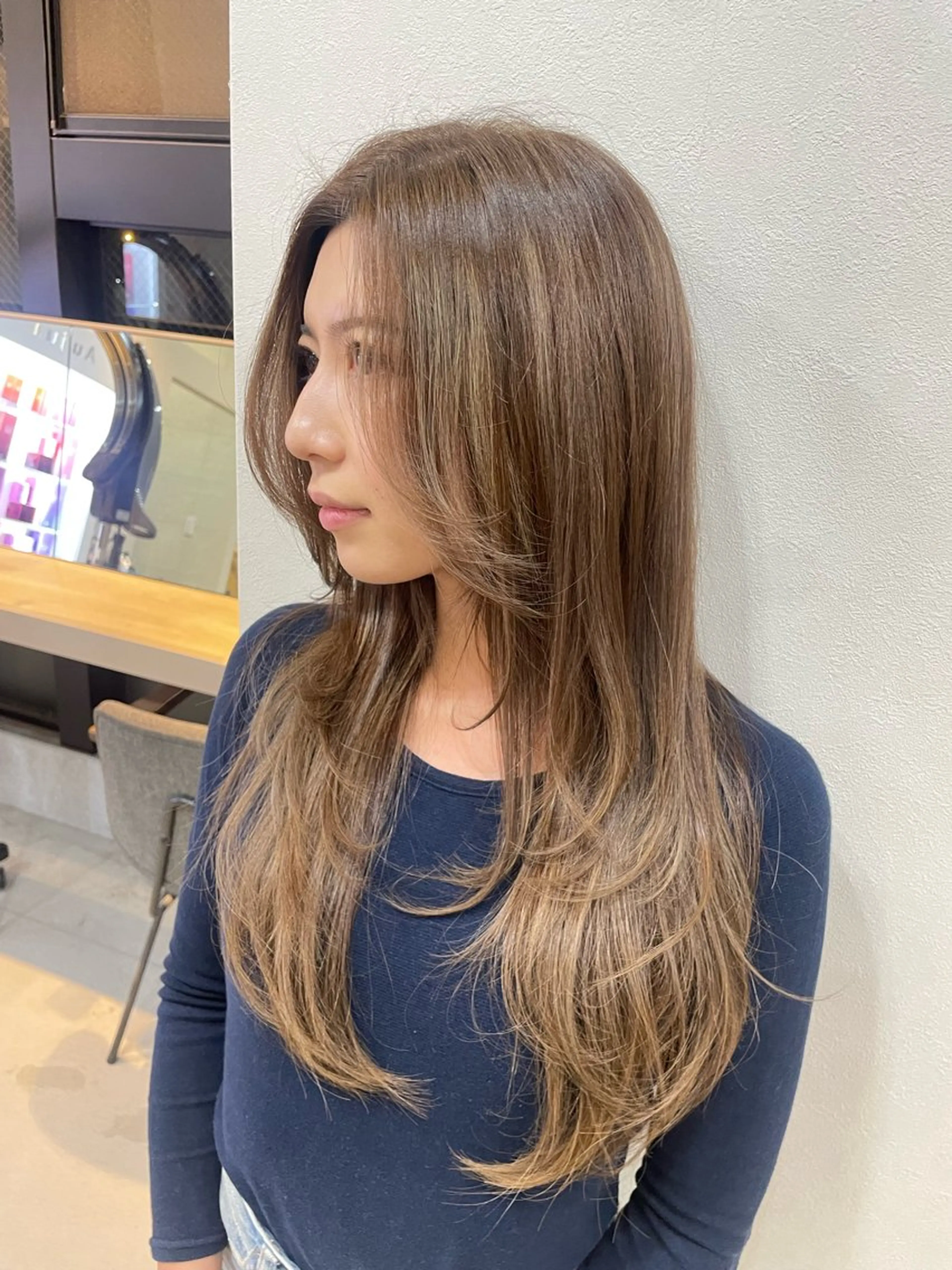 ミディアム レイヤーカット Lia所属・皆木 智晴のヘアスタイル