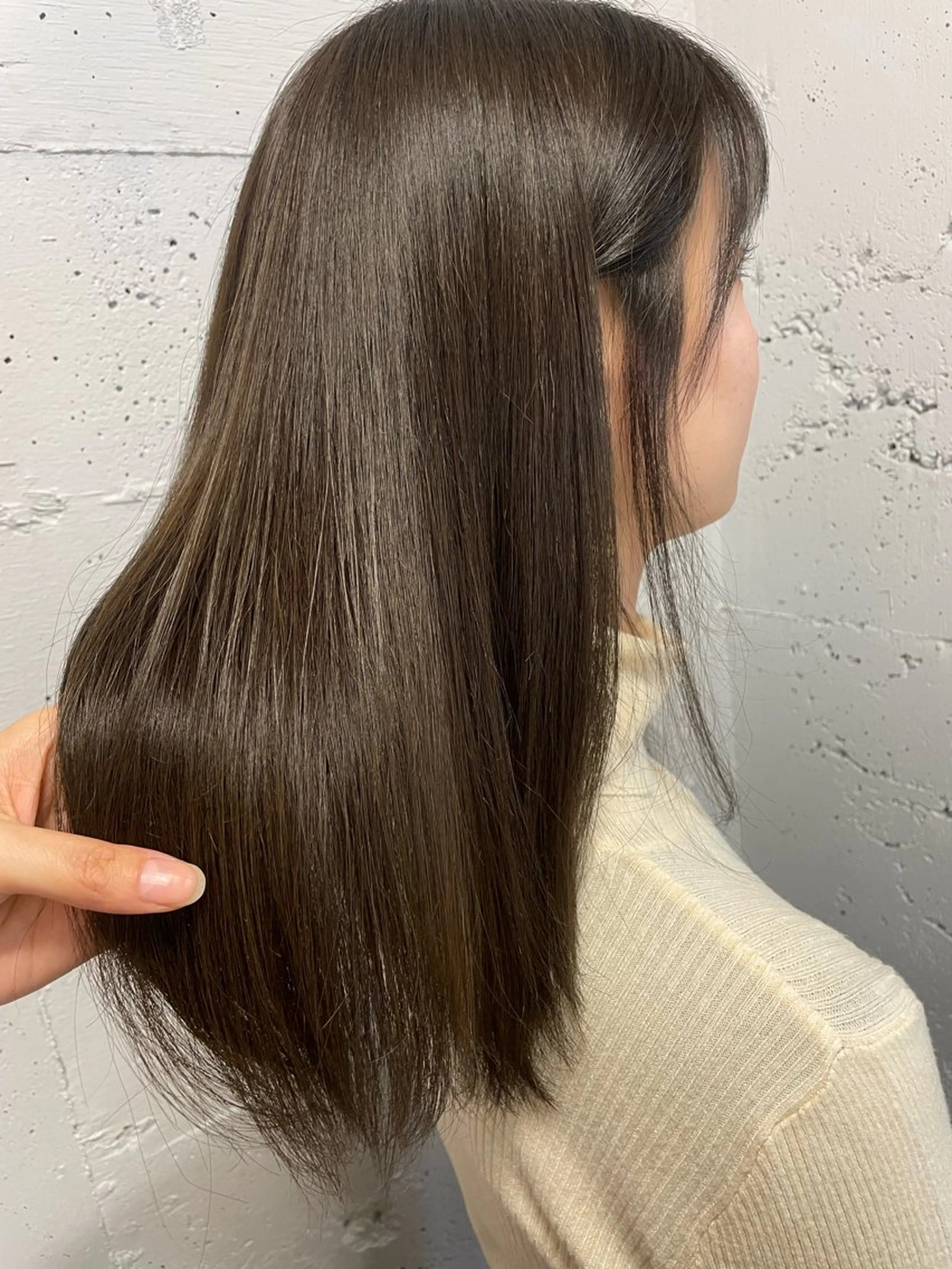 ロング カラー グレージュ オリーブグレージュ オリーブグレー 【ヌーベルバレ】 ゆきみのヘアスタイル