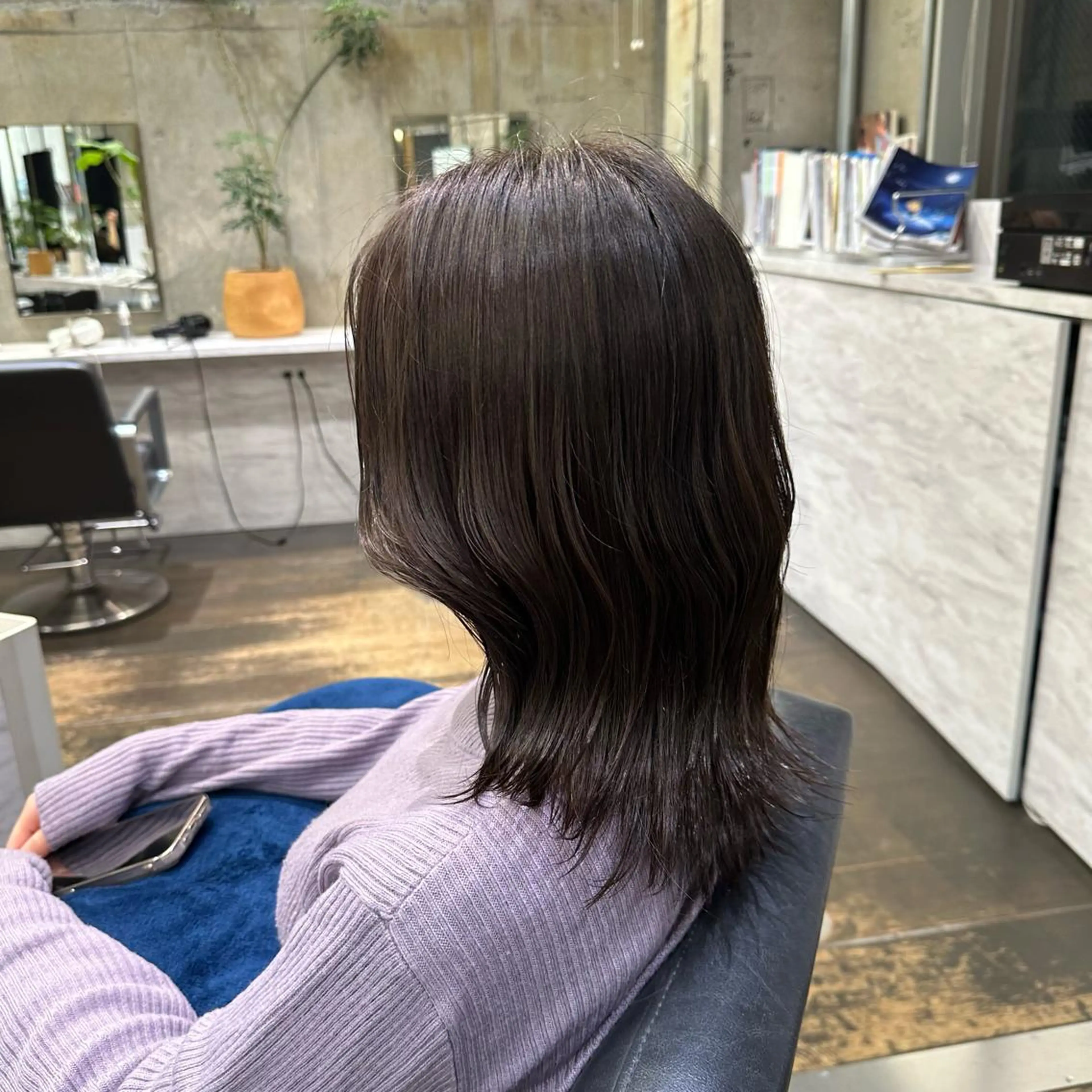 ミディアム カラー アッシュ アッシュブラウン ブラウンカラー ROBBY所属・土戸　空 /似合わせショートのヘアスタイル