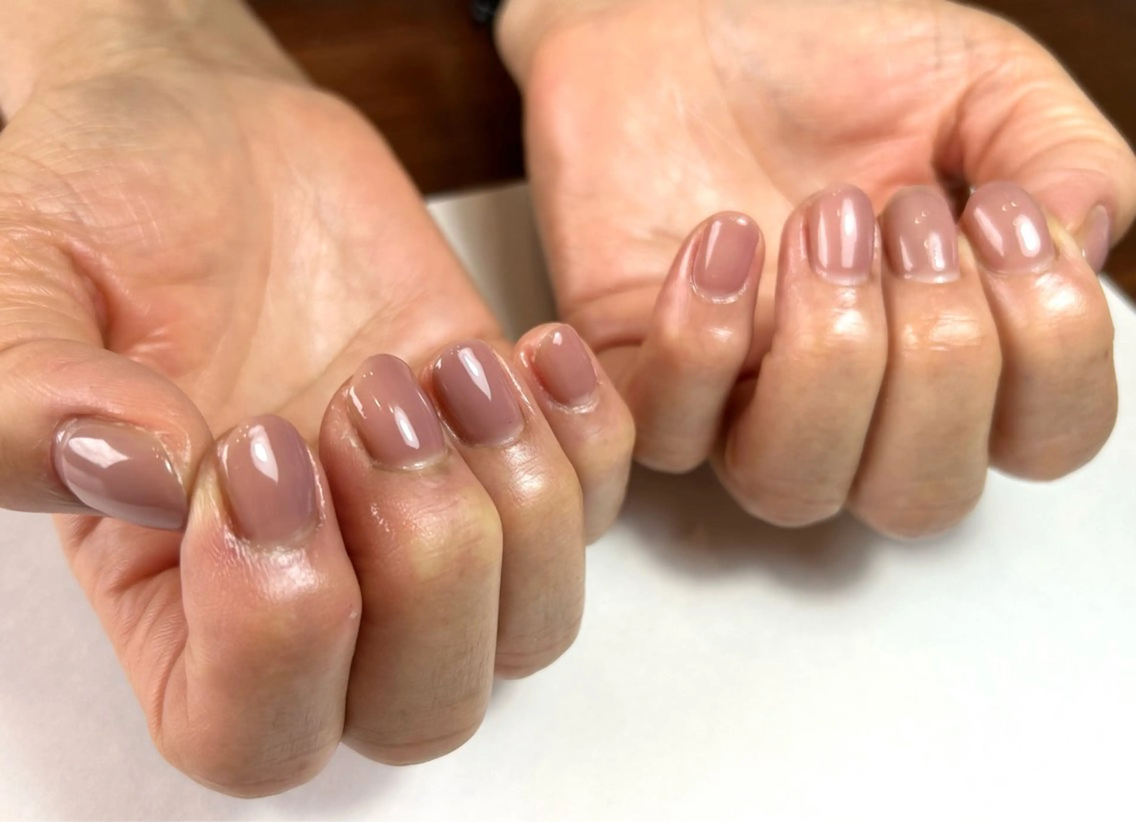 ネイル オフィスネイル ワンカラーネイル ピンク シンプルネイル 夏ネイル ハンドネイル le_rire _nailのネイルデザイン