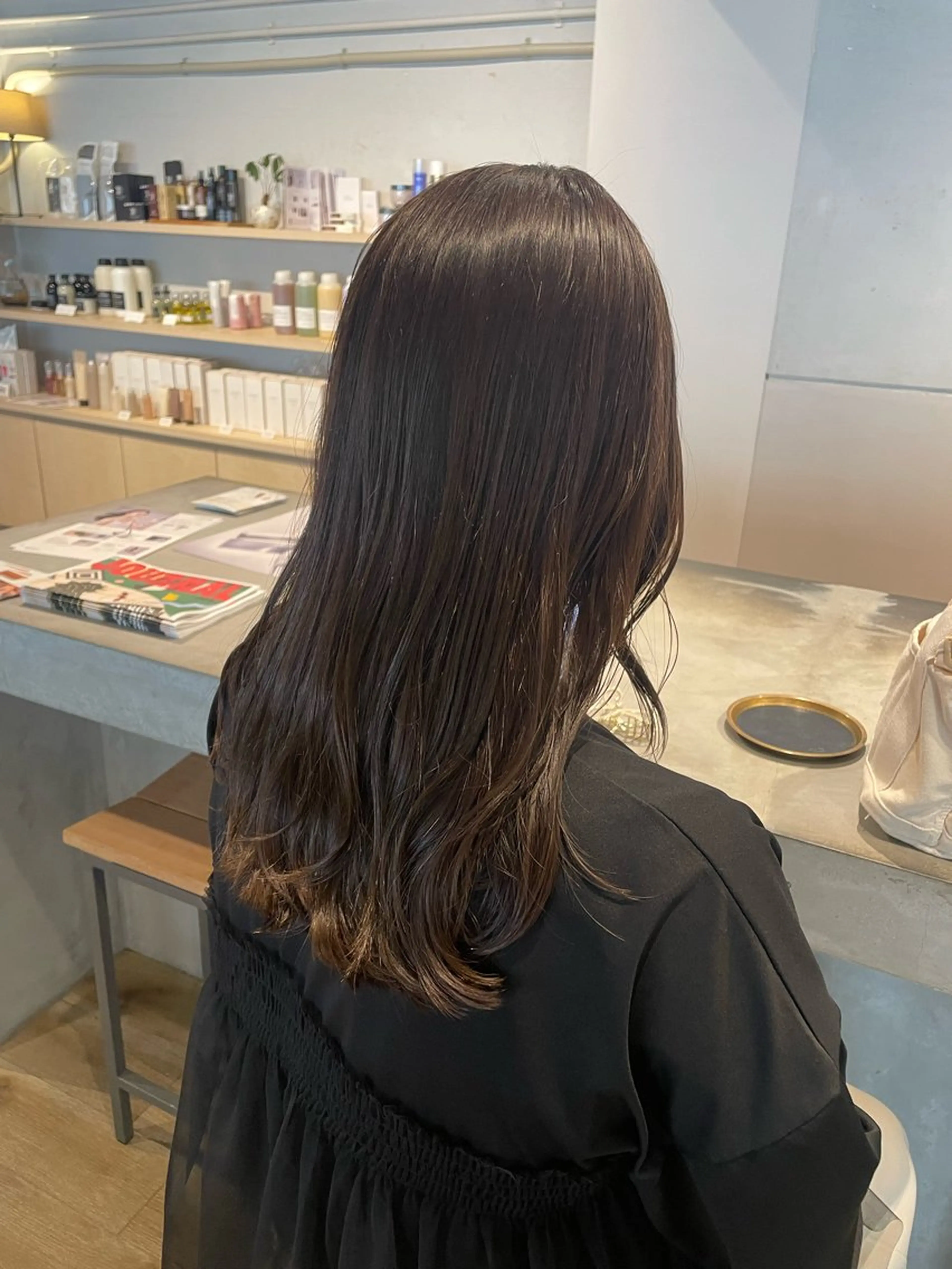 カラー まとい ︎︎のヘアスタイル