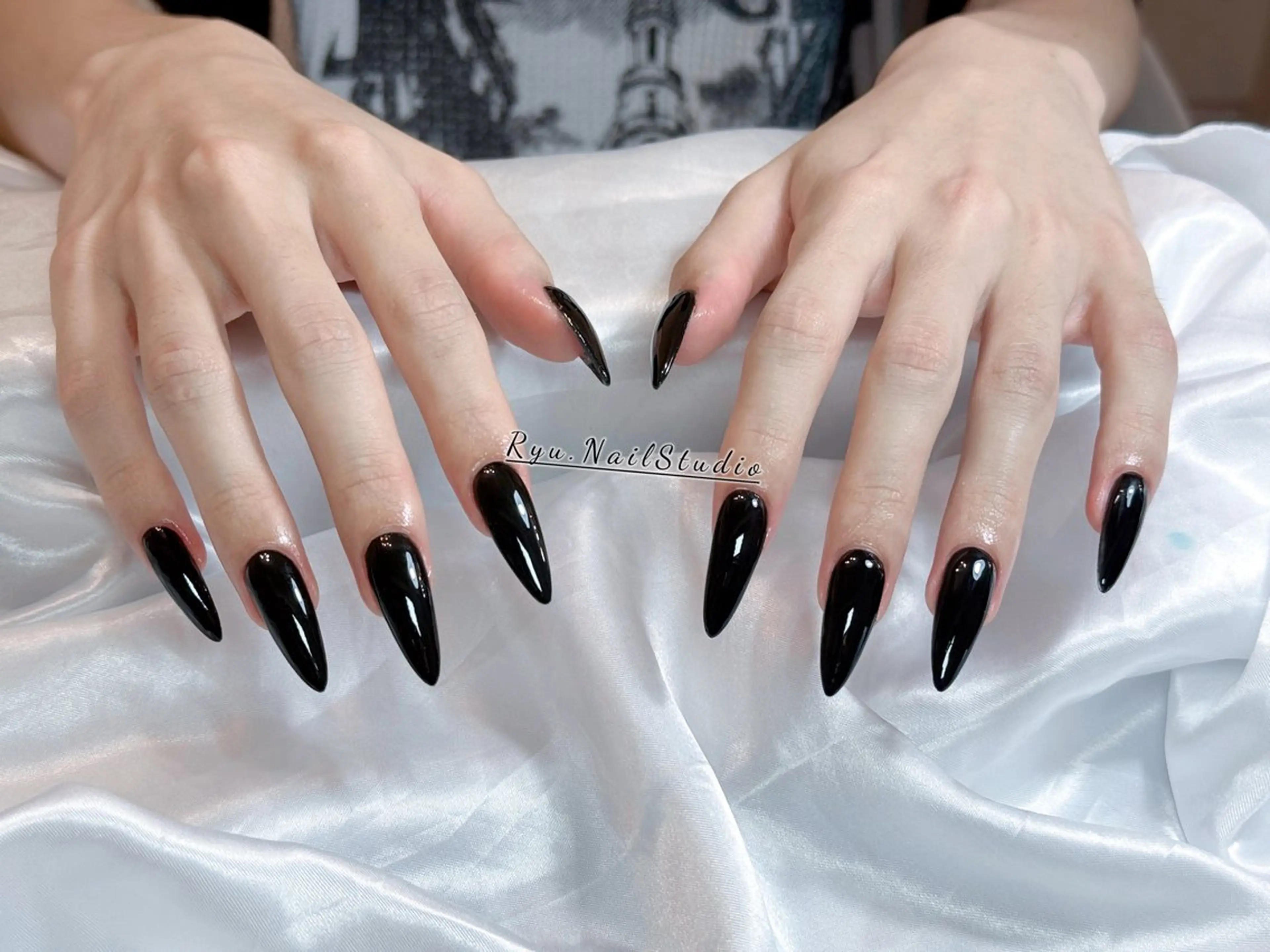 ネイル アートネイル ジェルネイル キラキラネイル ミラーネイル ニュアンスネイル ハンドネイル Ryu Nail Studio所属・Ryu Nail 新大久保のネイルデザイン