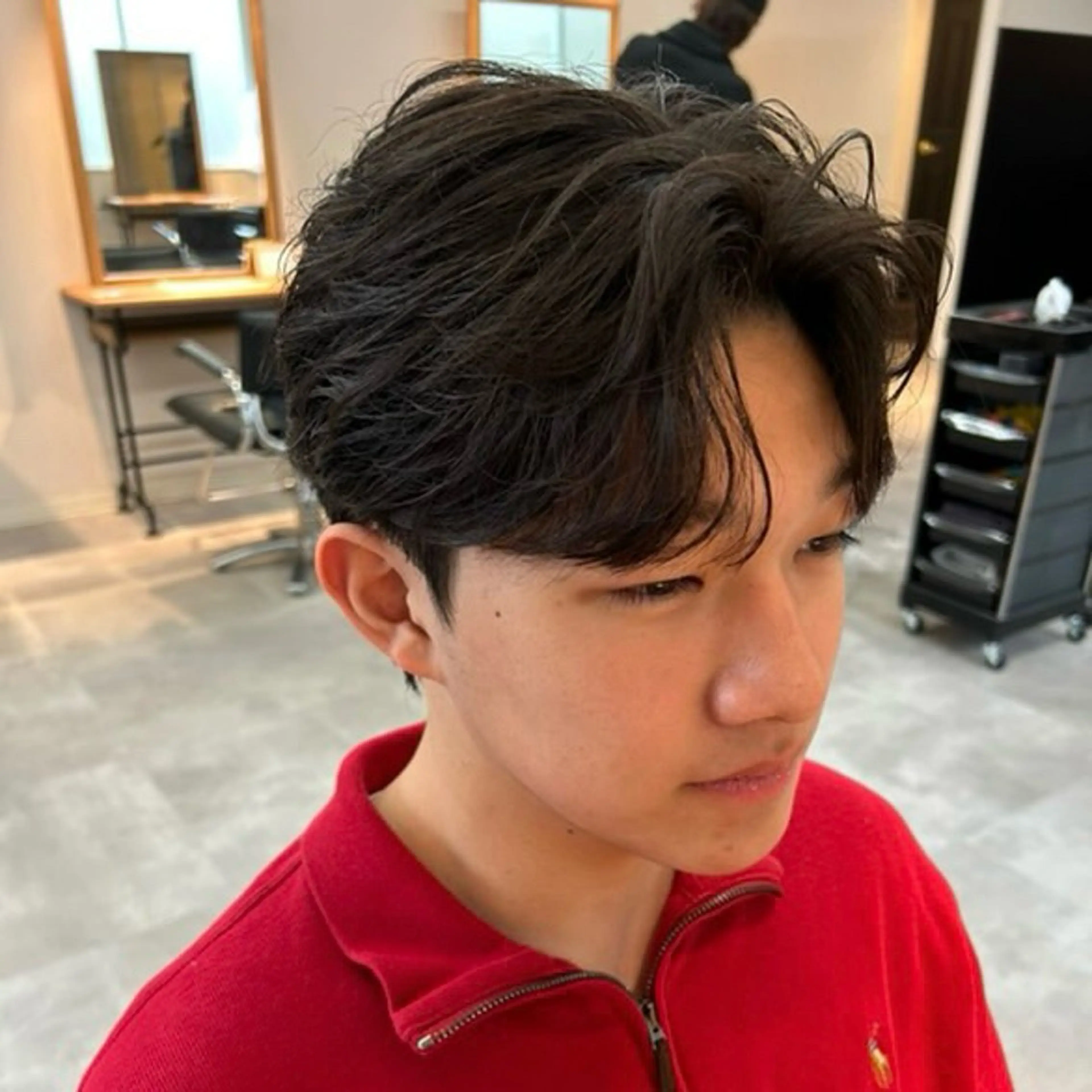 パーマ メンズ フェザーパーマ カルマパーマ メンズ韓国風 メンズパーマ メンズショート カット パーマ 男の理想を叶える🔥 メンズパーマ特化|関のヘアスタイル