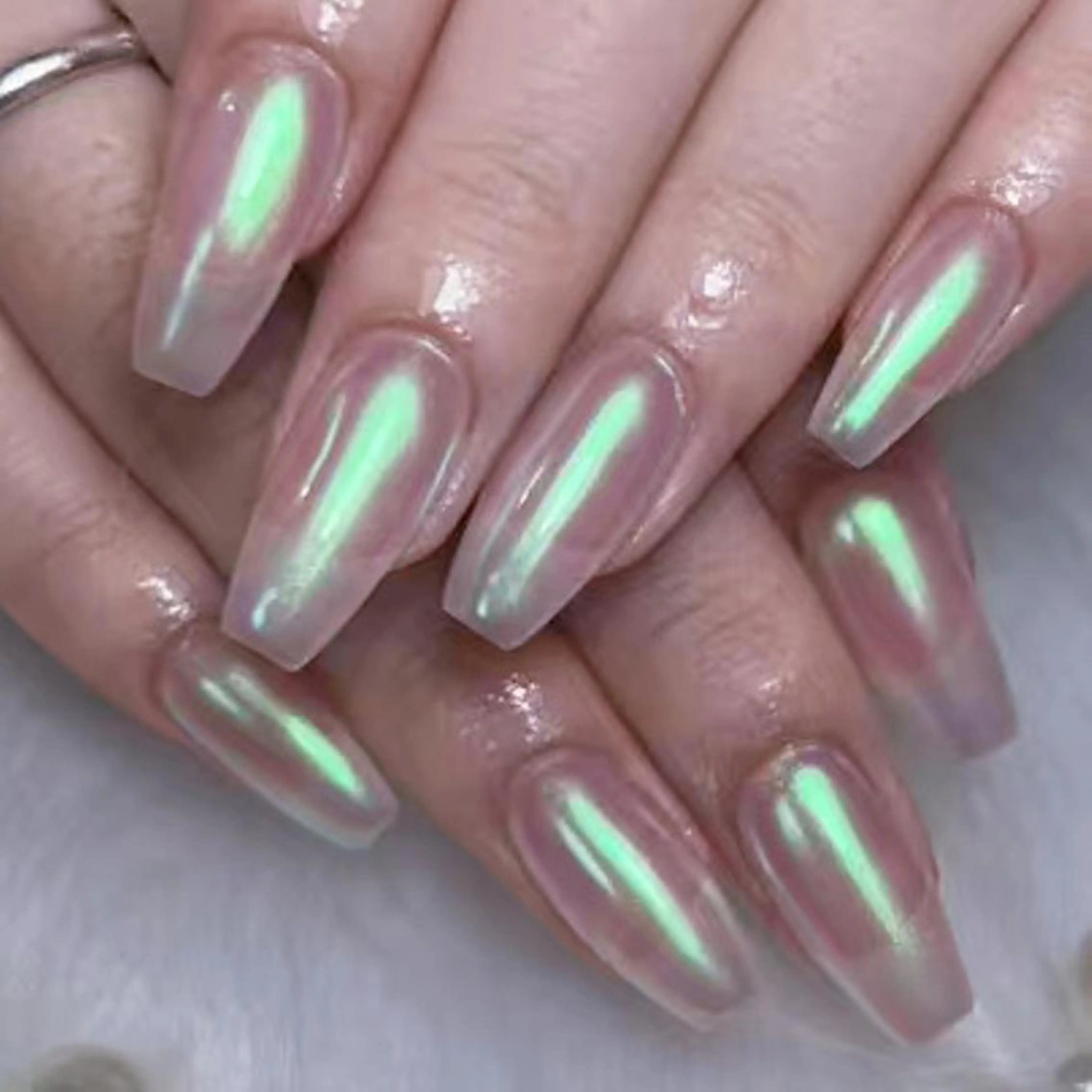 ネイル アートネイル オーロラネイル フラッシュネイル ガーリー キラキラネイル ハンドネイル DIAMOND NailStudioのネイルデザイン