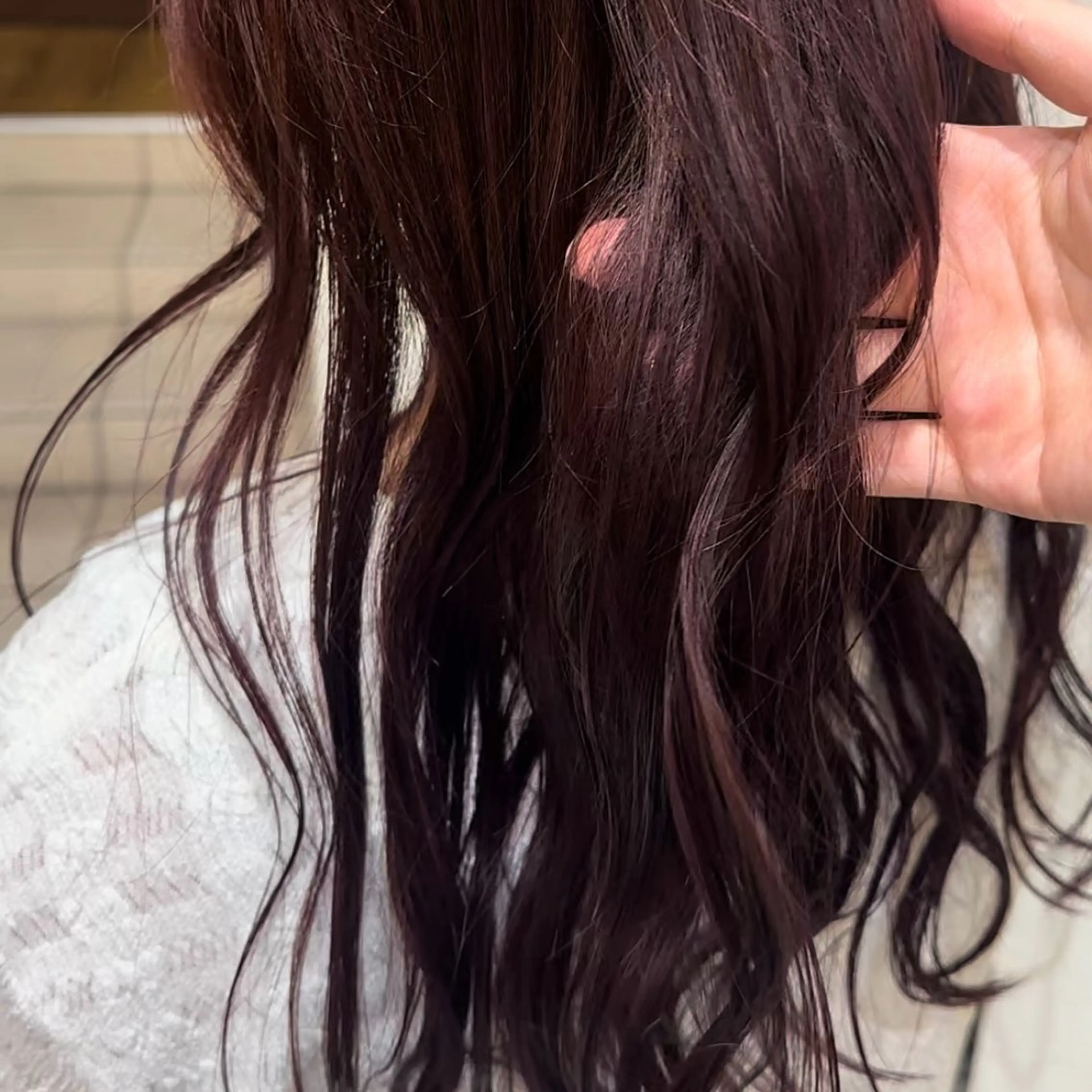 カラー 西澤 希のヘアスタイル