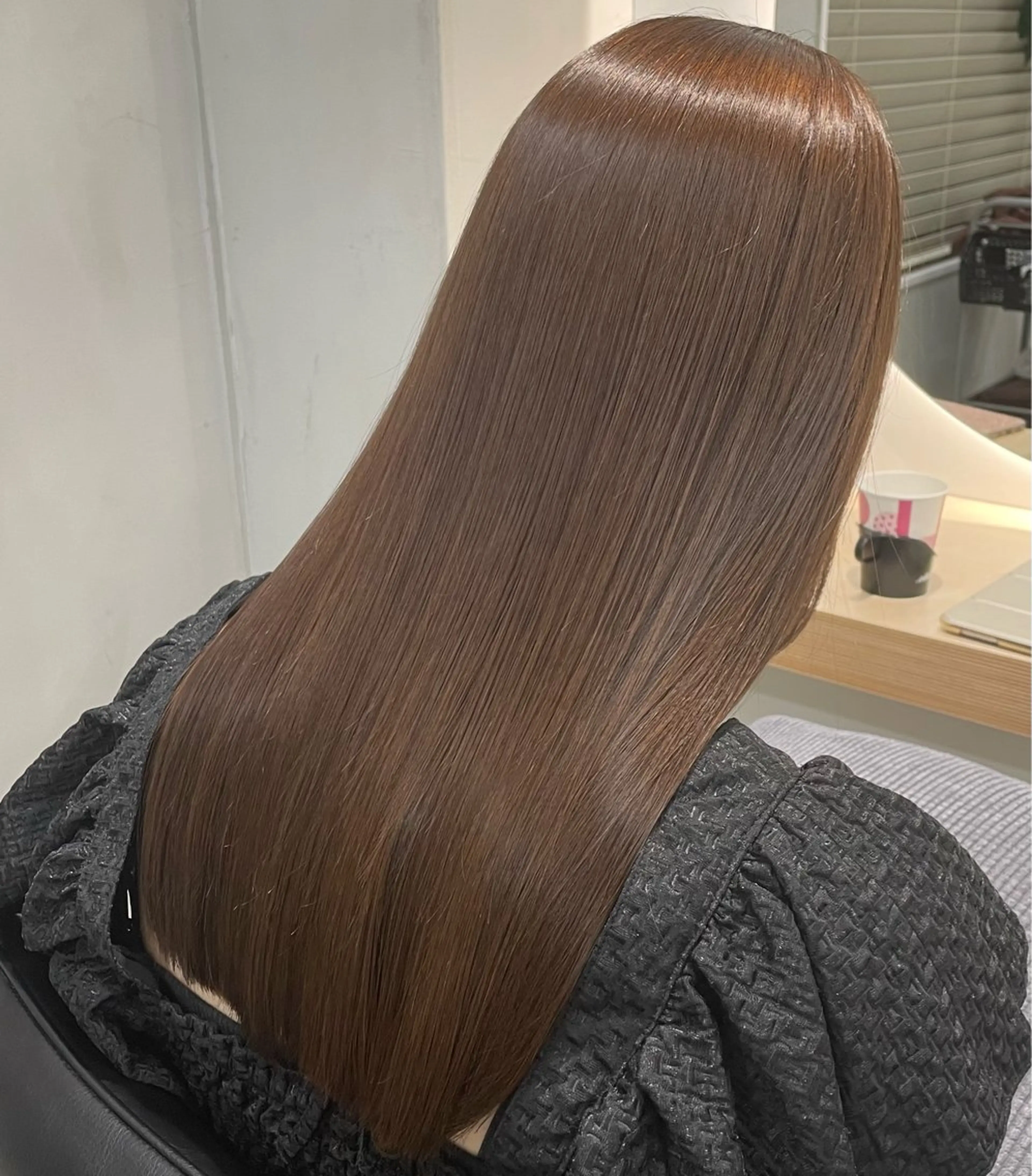 セミロング カラー カット ヘアカラー トリートメント 髪質改善・艶髪特化 木村侑平のヘアスタイル