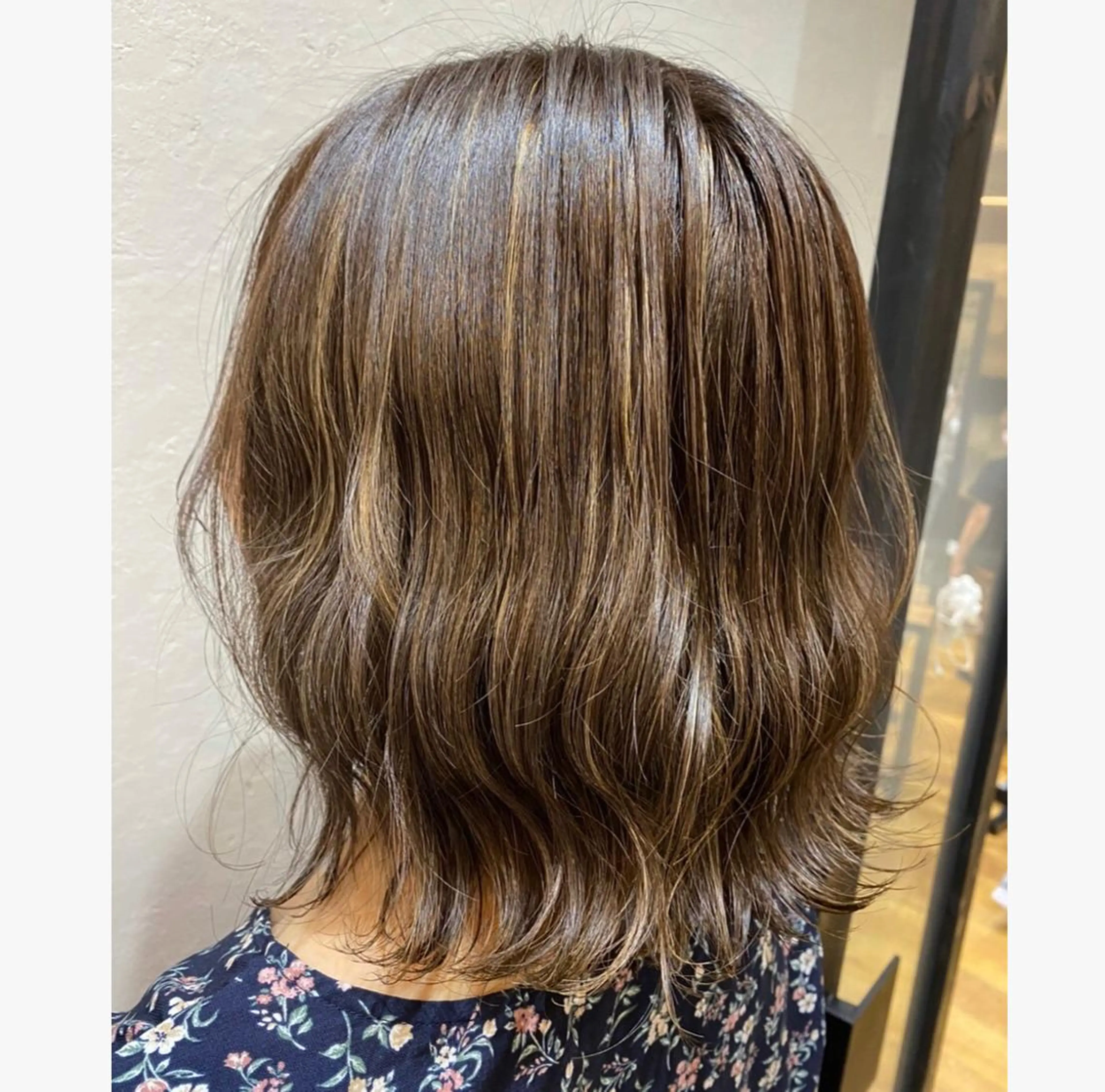 ミディアム カラー 齋藤 結愛のヘアスタイル