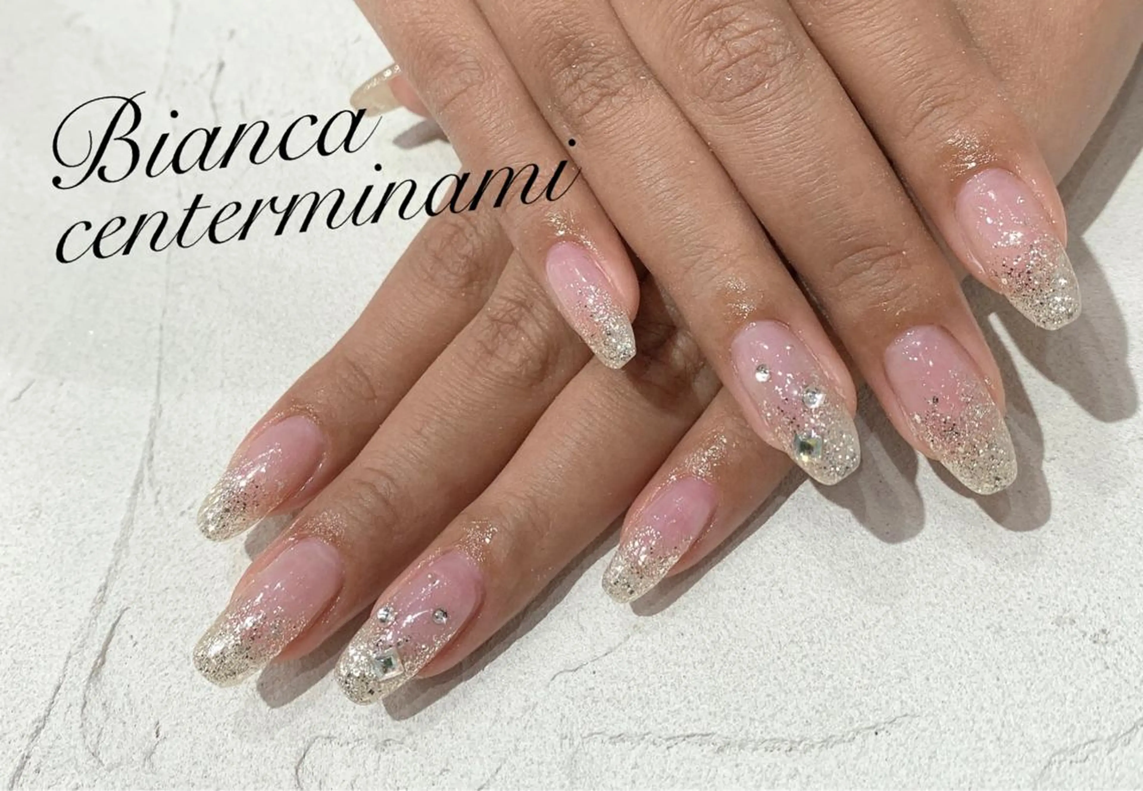 ネイル グラデーション キラキラネイル ハンドネイル Bianca KIKUTIHARAのネイルデザイン